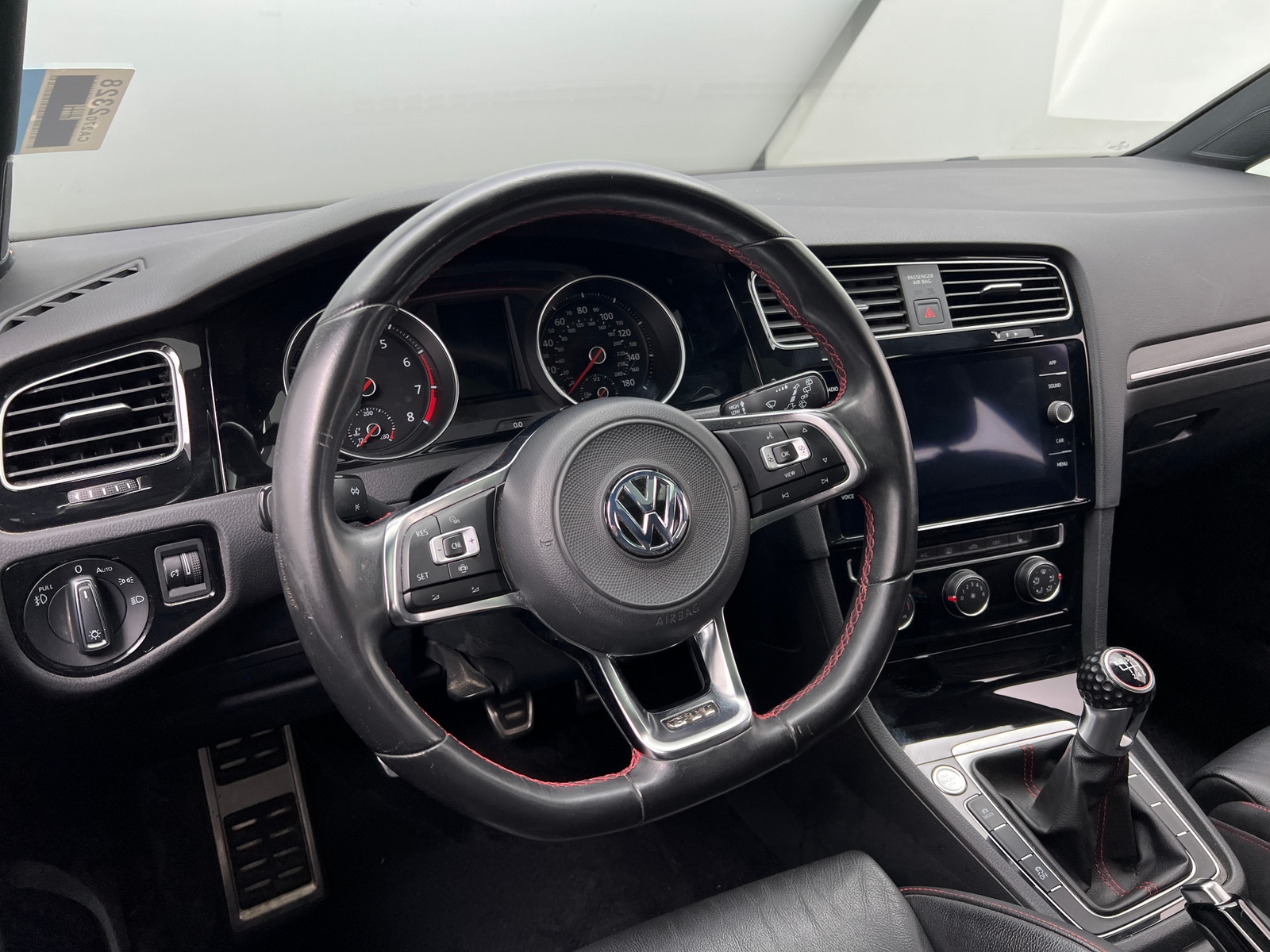 Thumbnail: 2020 Volkswagen Golf - 4