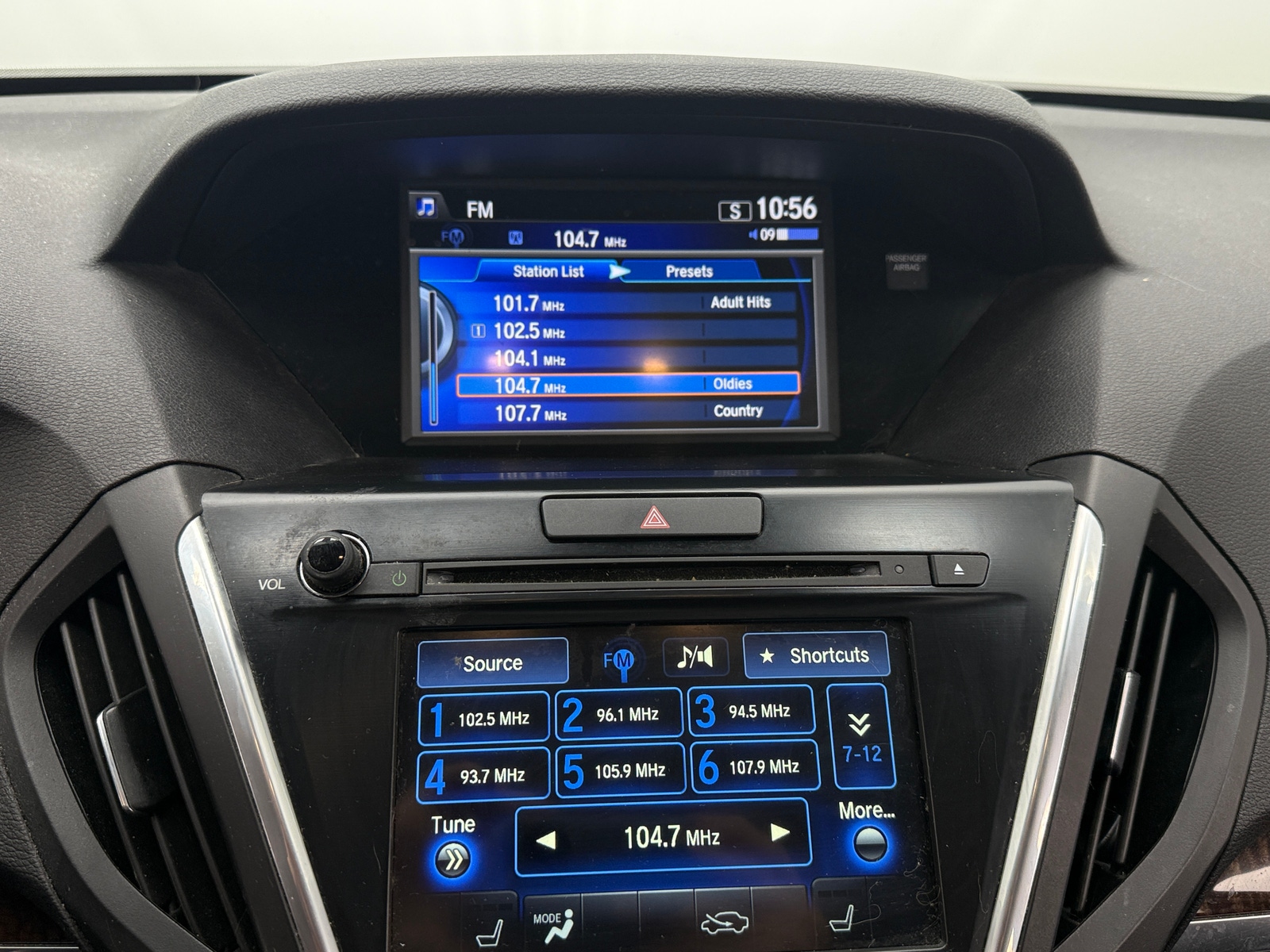 Thumbnail: 2017 Acura MDX - 3