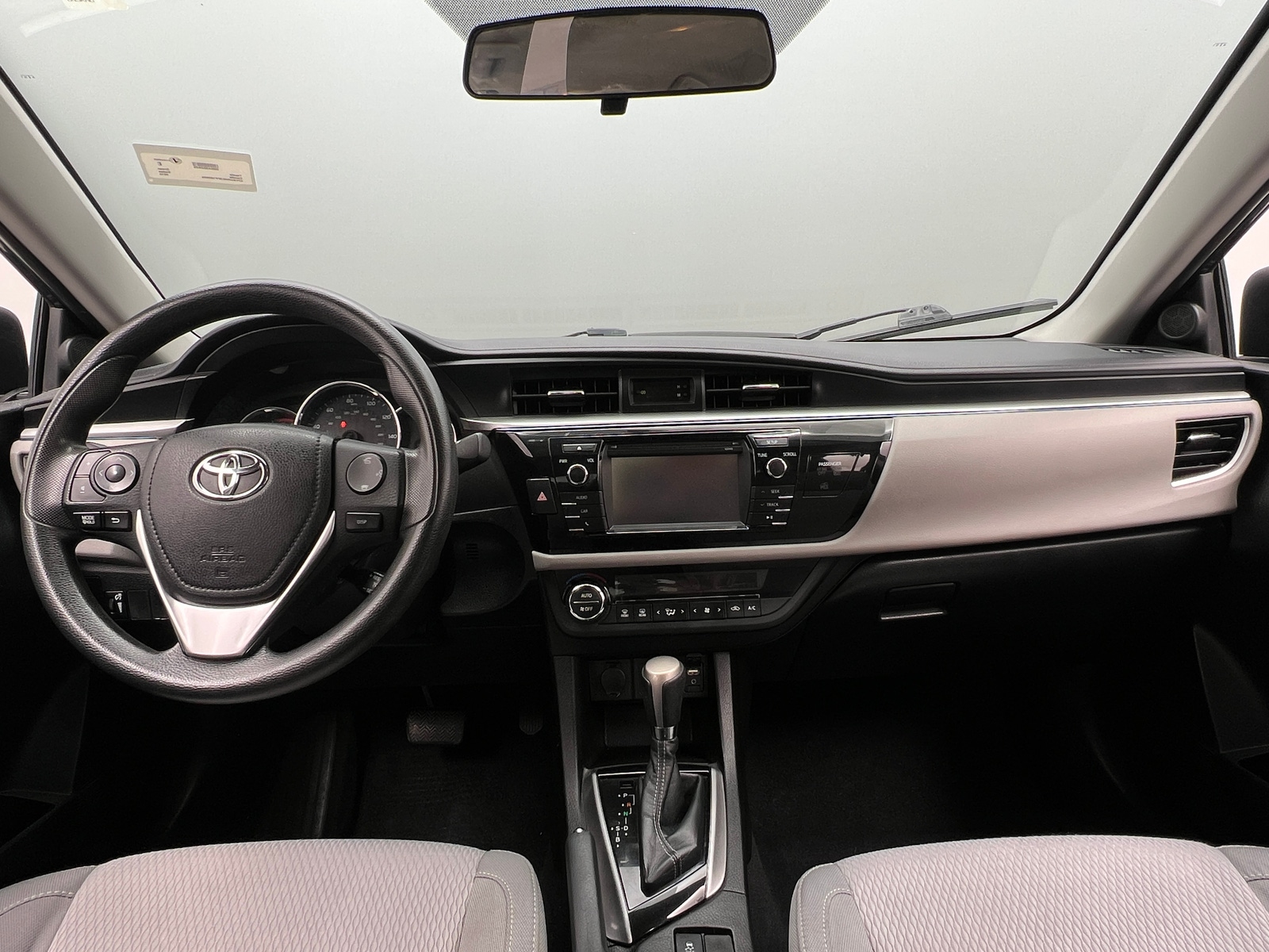 Thumbnail: 2015 Toyota Corolla - 3