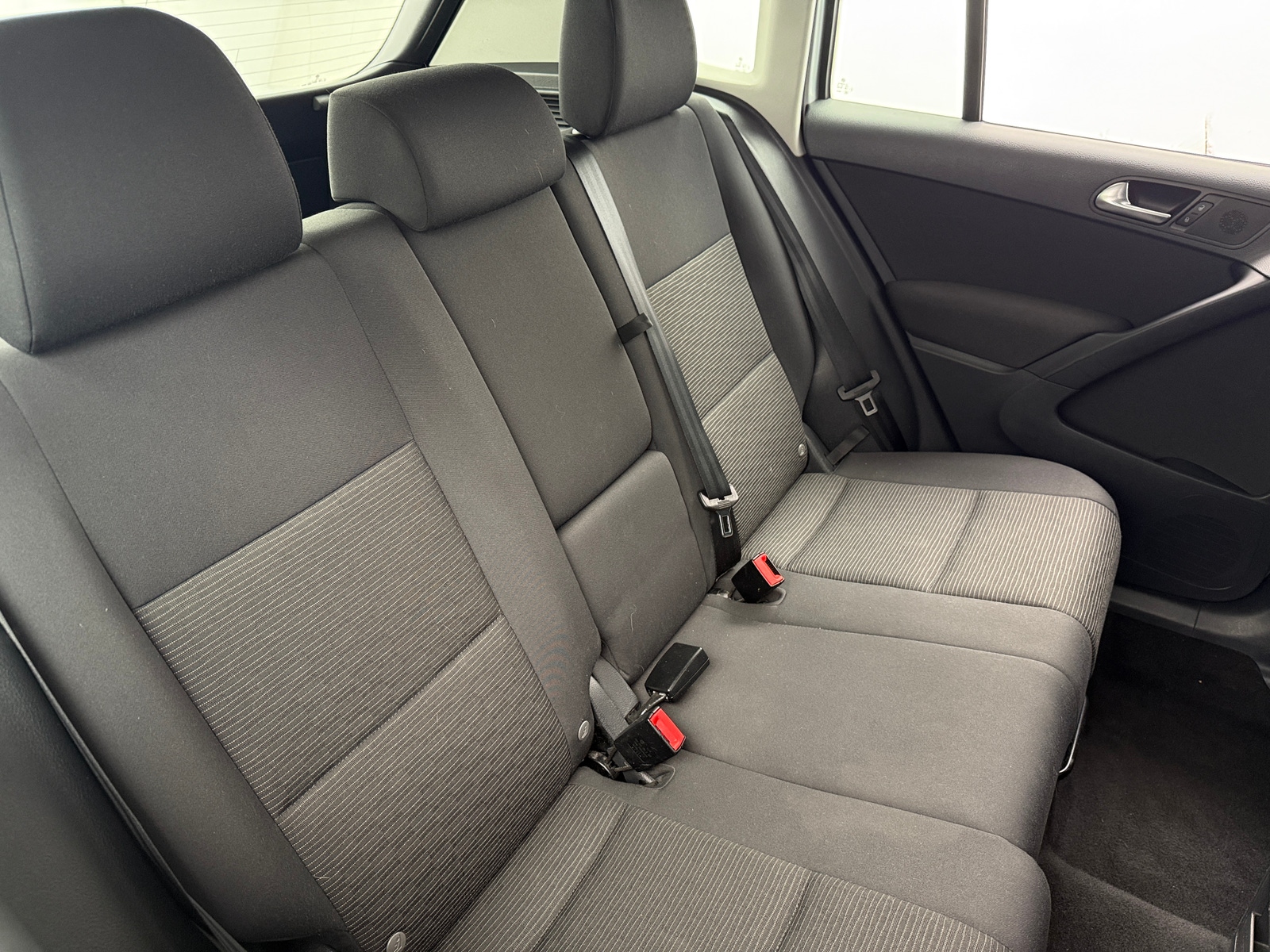 Thumbnail: 2017 Volkswagen Tiguan - 6