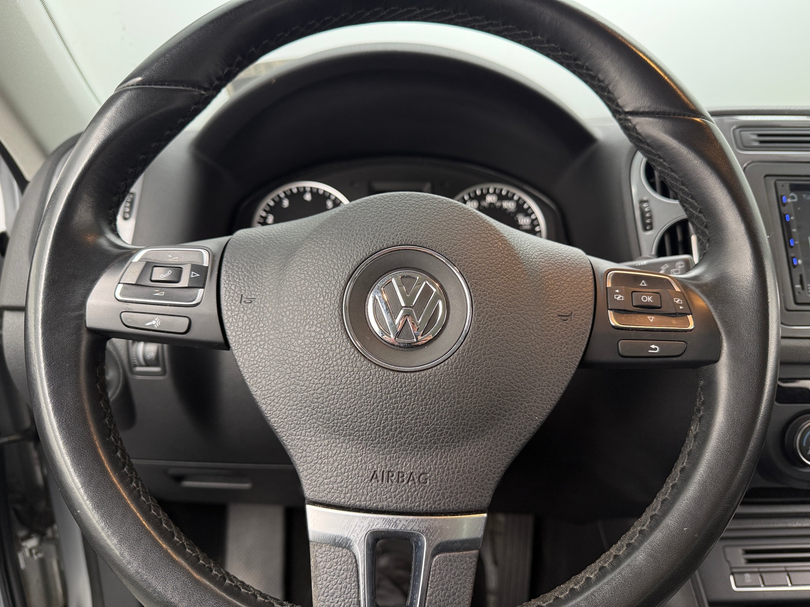 Thumbnail: 2017 Volkswagen Tiguan - 5