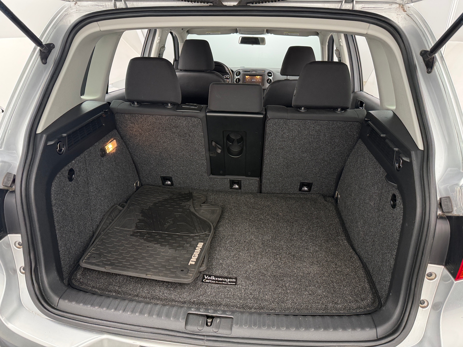 Thumbnail: 2017 Volkswagen Tiguan - 7