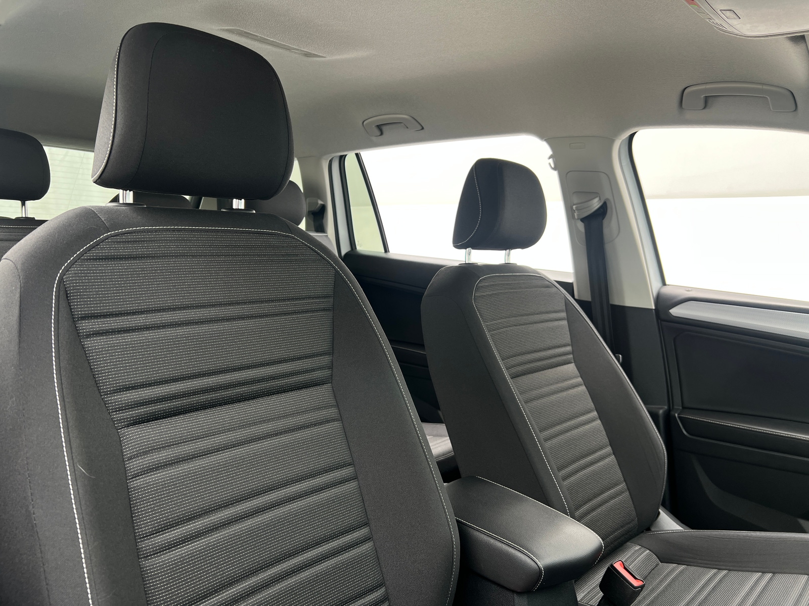 Thumbnail: 2022 Volkswagen Tiguan - 2