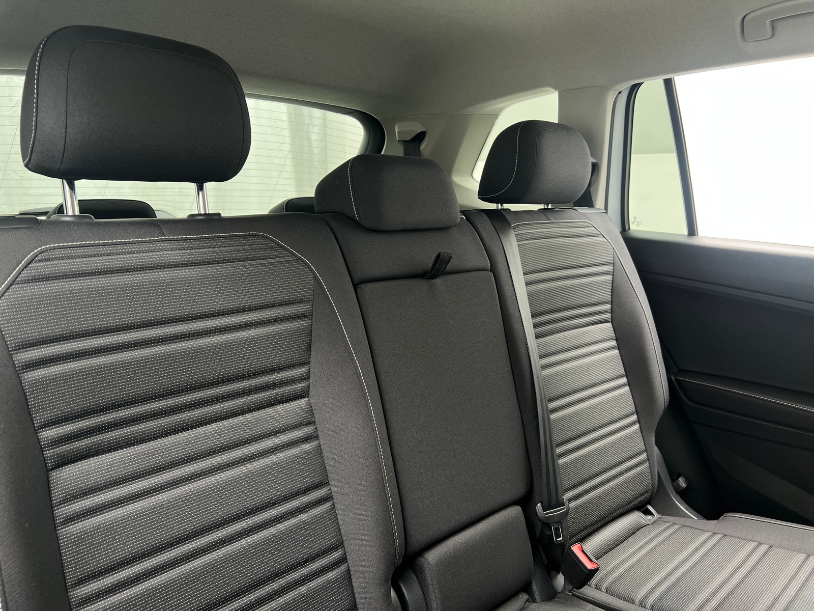 Thumbnail: 2022 Volkswagen Tiguan - 6