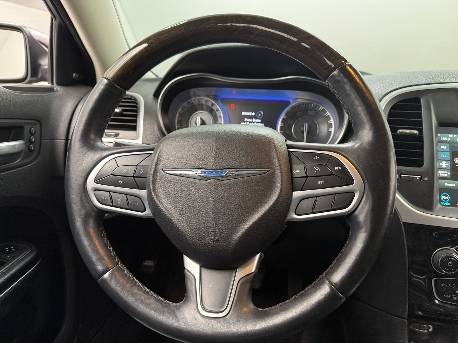 Thumbnail: 2018 Chrysler 300 - 4