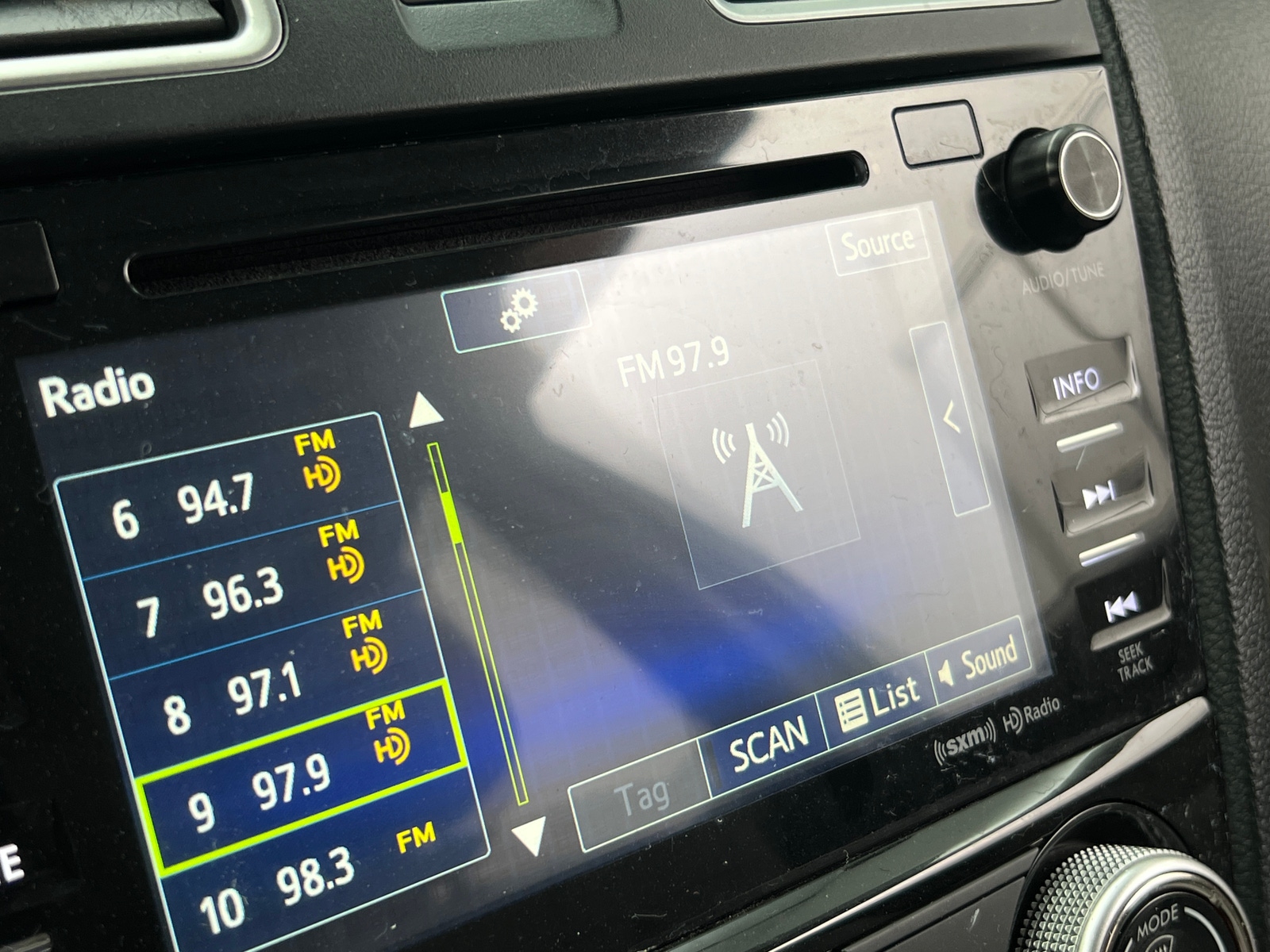 Thumbnail: 2017 Subaru Forester - 4