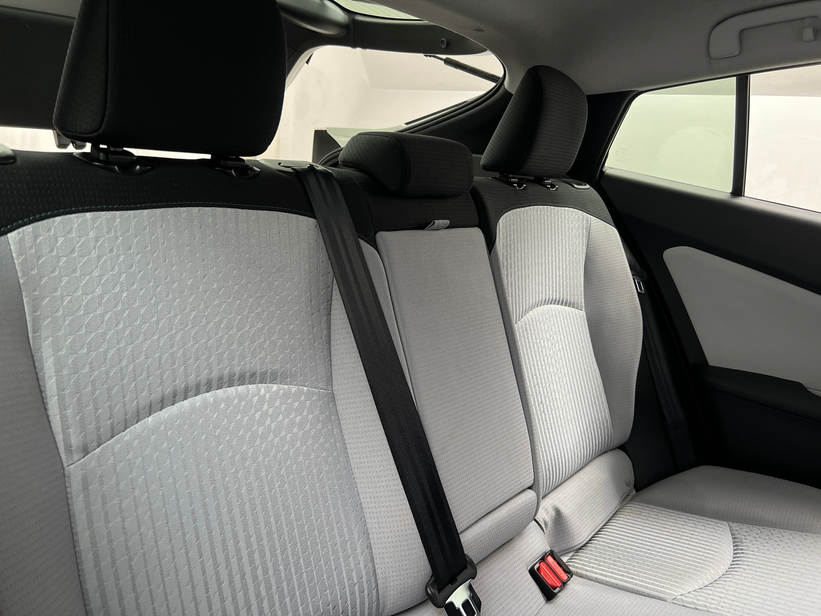 Thumbnail: 2016 Toyota Prius - 6