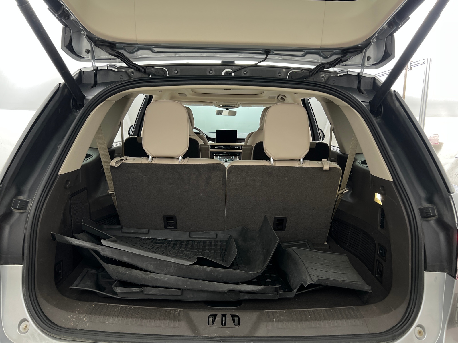 Thumbnail: 2023 Lincoln Aviator - 6