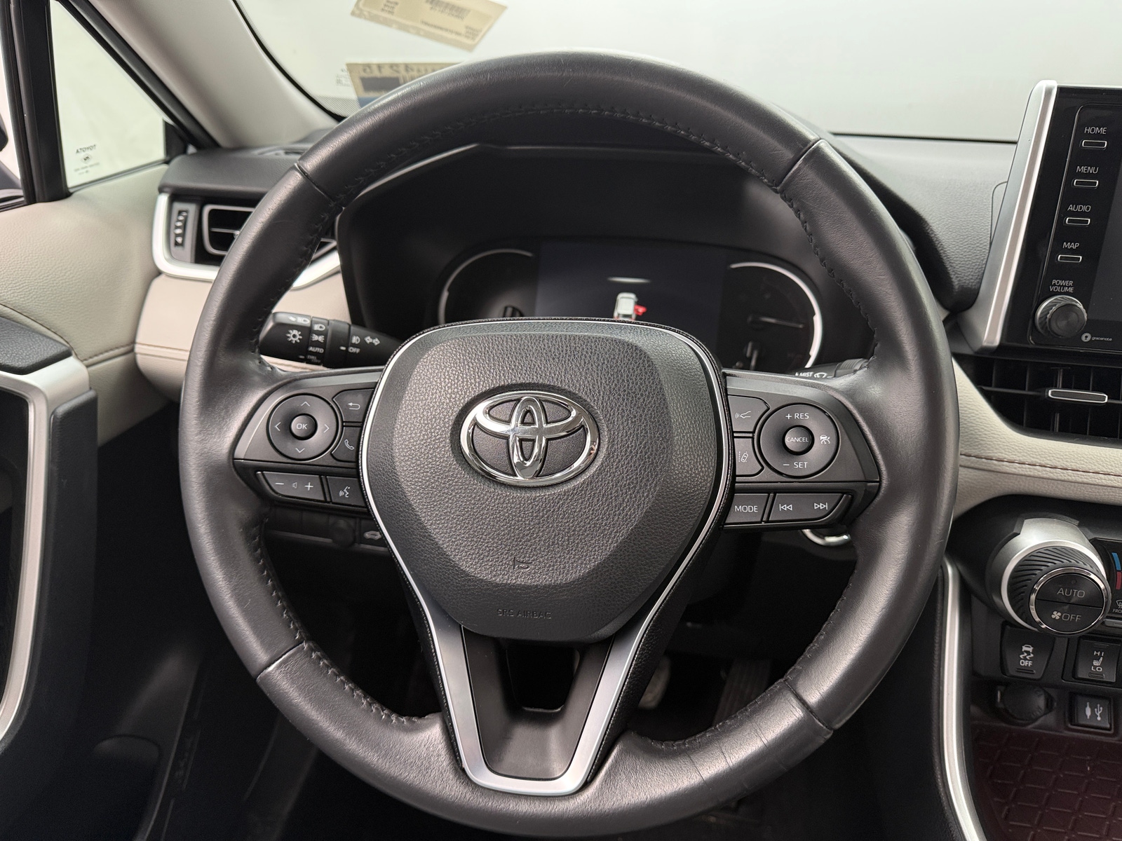 Thumbnail: 2019 Toyota RAV4 - 4