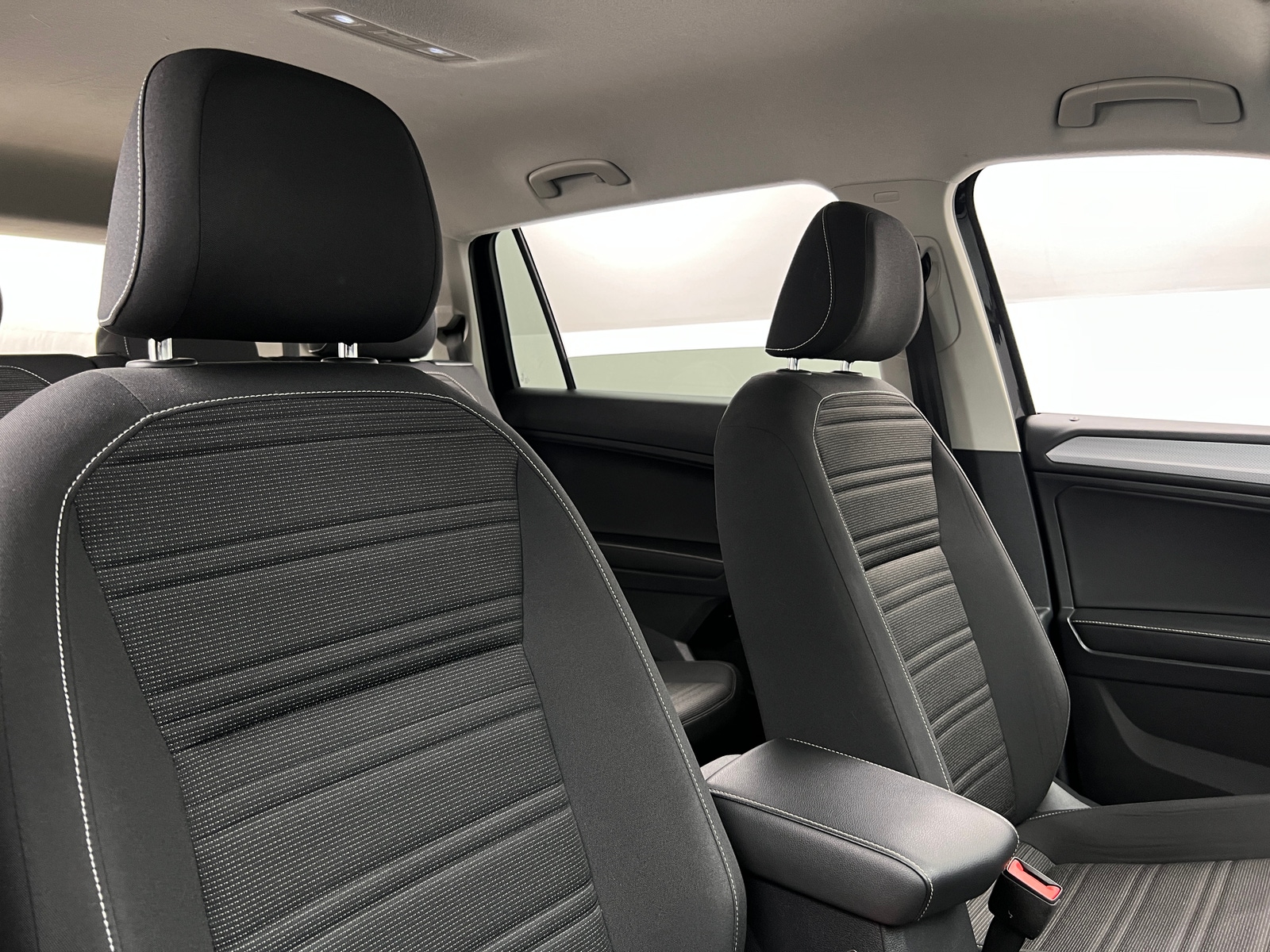 Thumbnail: 2022 Volkswagen Tiguan - 2