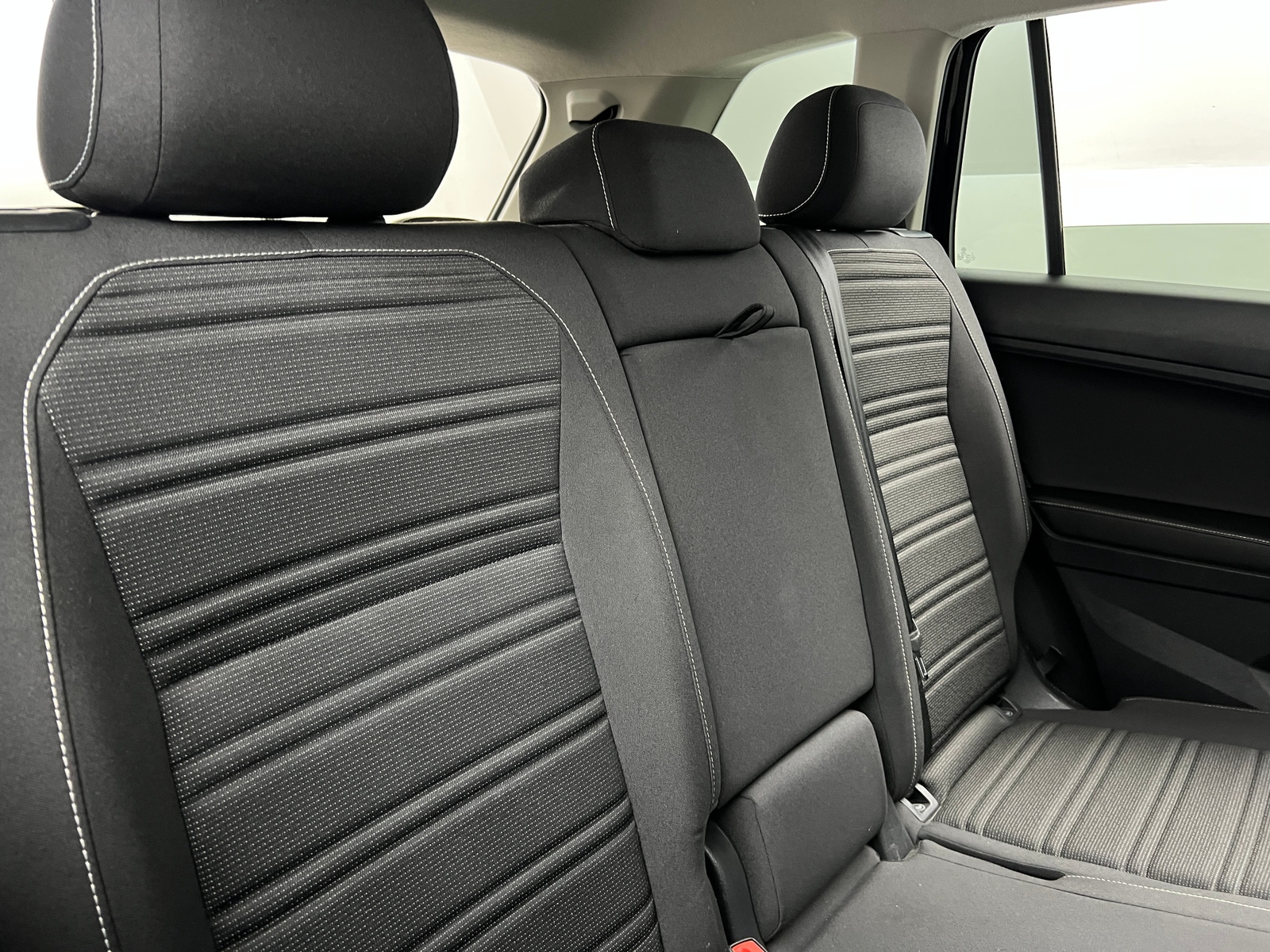 Thumbnail: 2022 Volkswagen Tiguan - 6