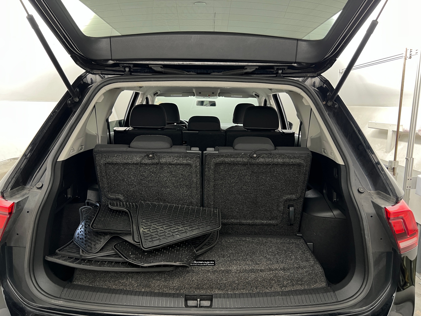 Thumbnail: 2022 Volkswagen Tiguan - 7