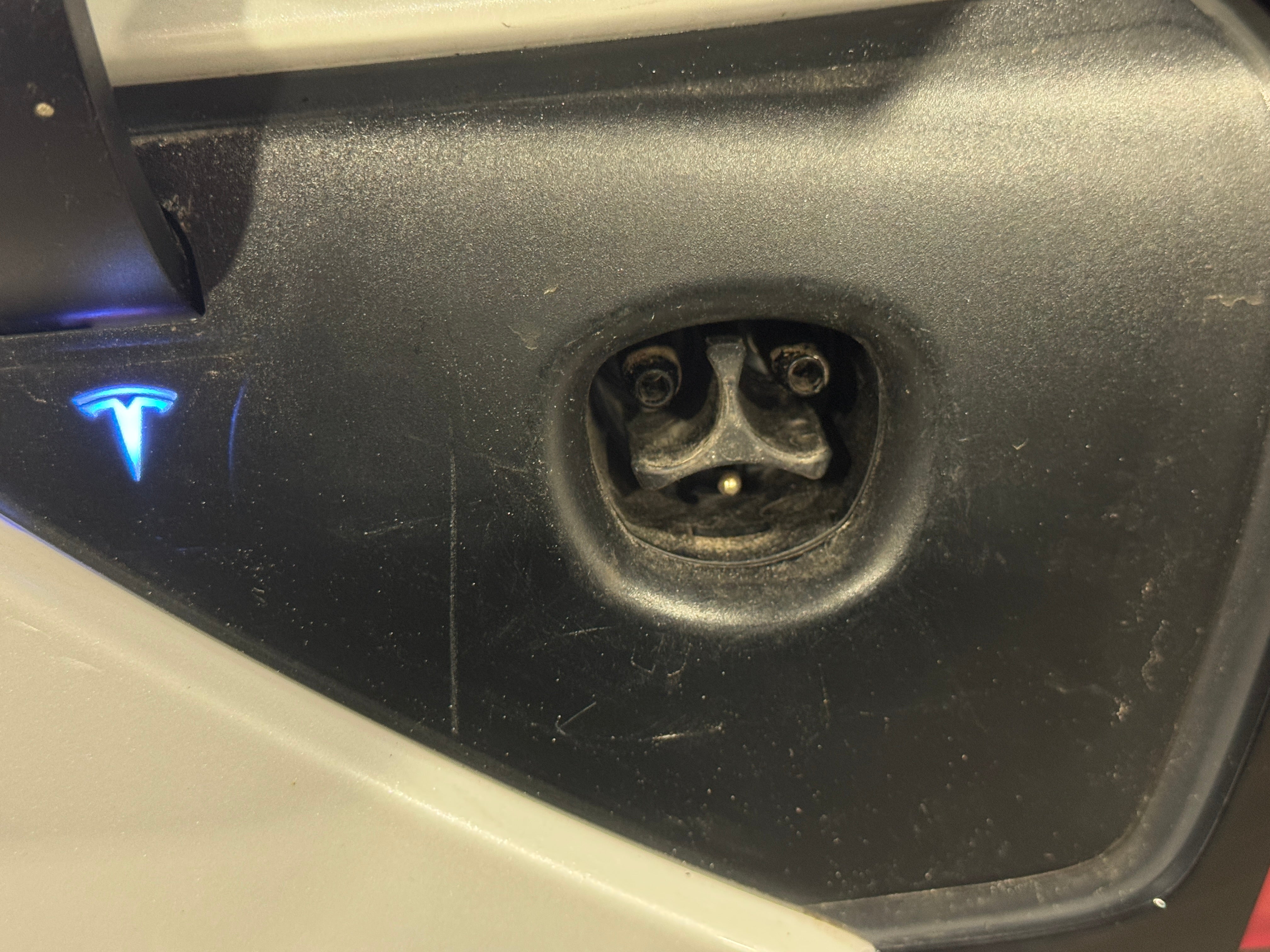 Used 2024 Tesla Model Y Long Range with VIN 7SAYGDEE4RA251922 for sale in Oak Creek, WI