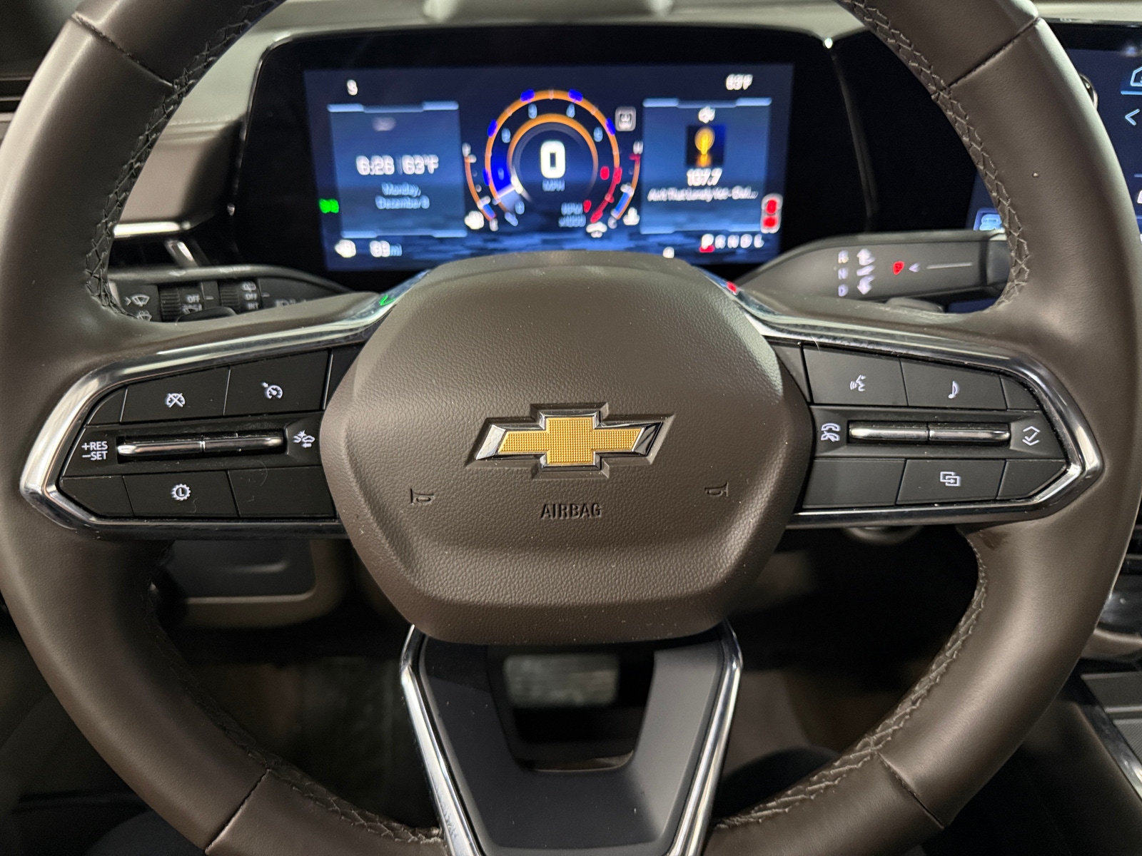 Thumbnail: 2025 Chevrolet Suburban - 5