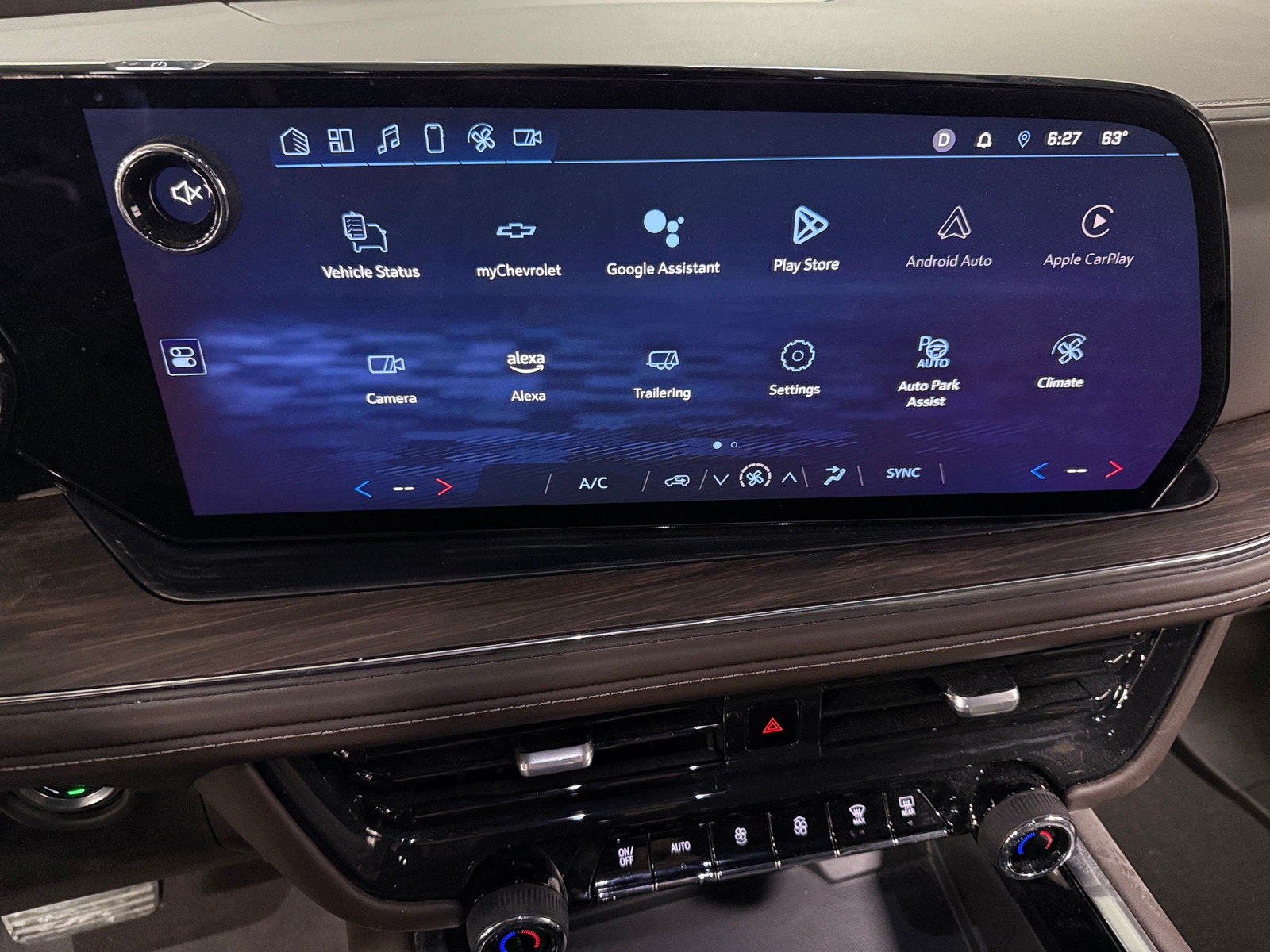 Thumbnail: 2025 Chevrolet Suburban - 4