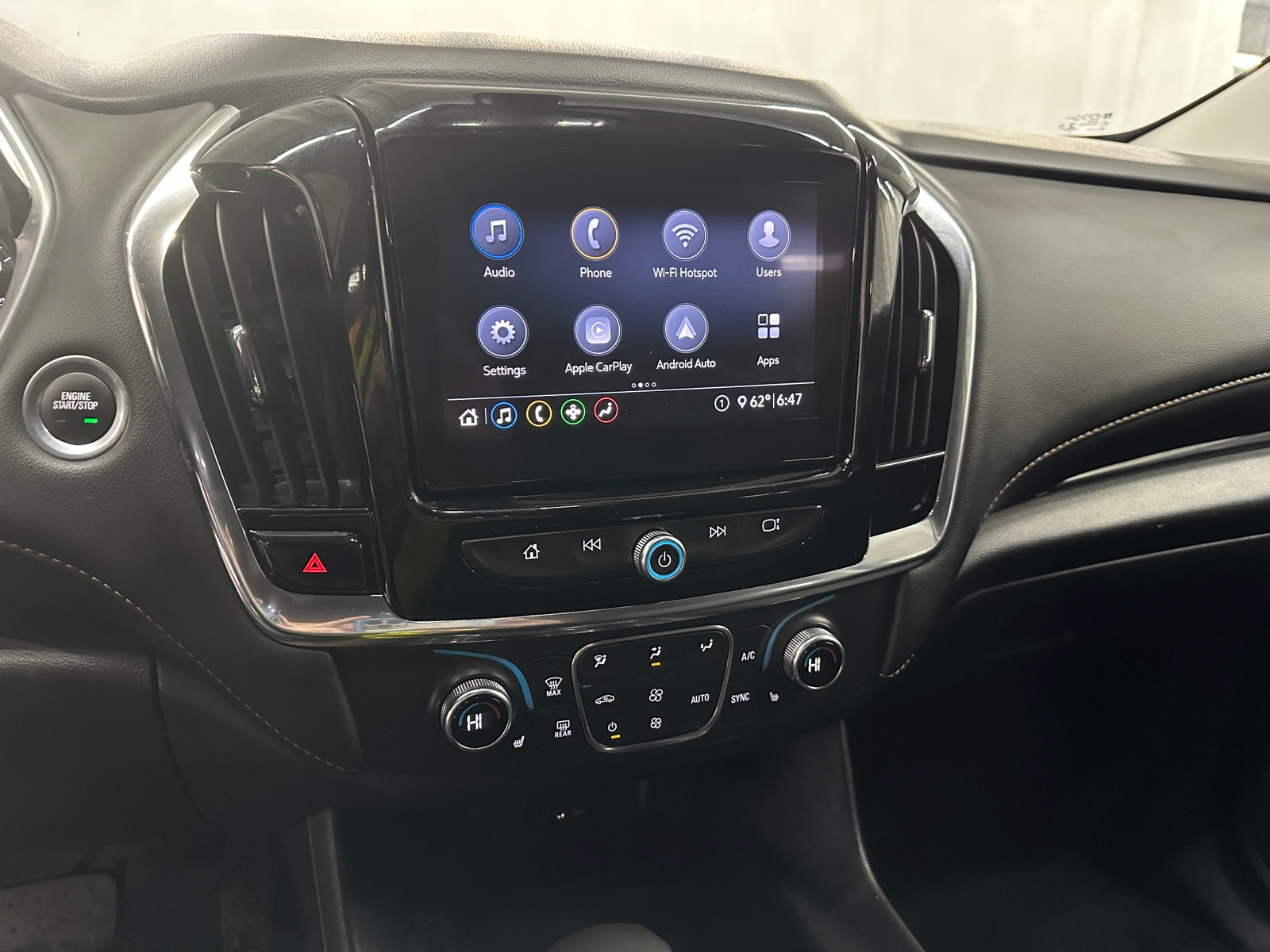 Thumbnail: 2021 Chevrolet Traverse - 4