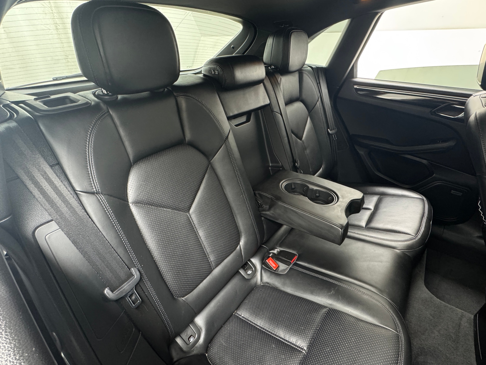 Thumbnail: 2016 Porsche Macan - 5