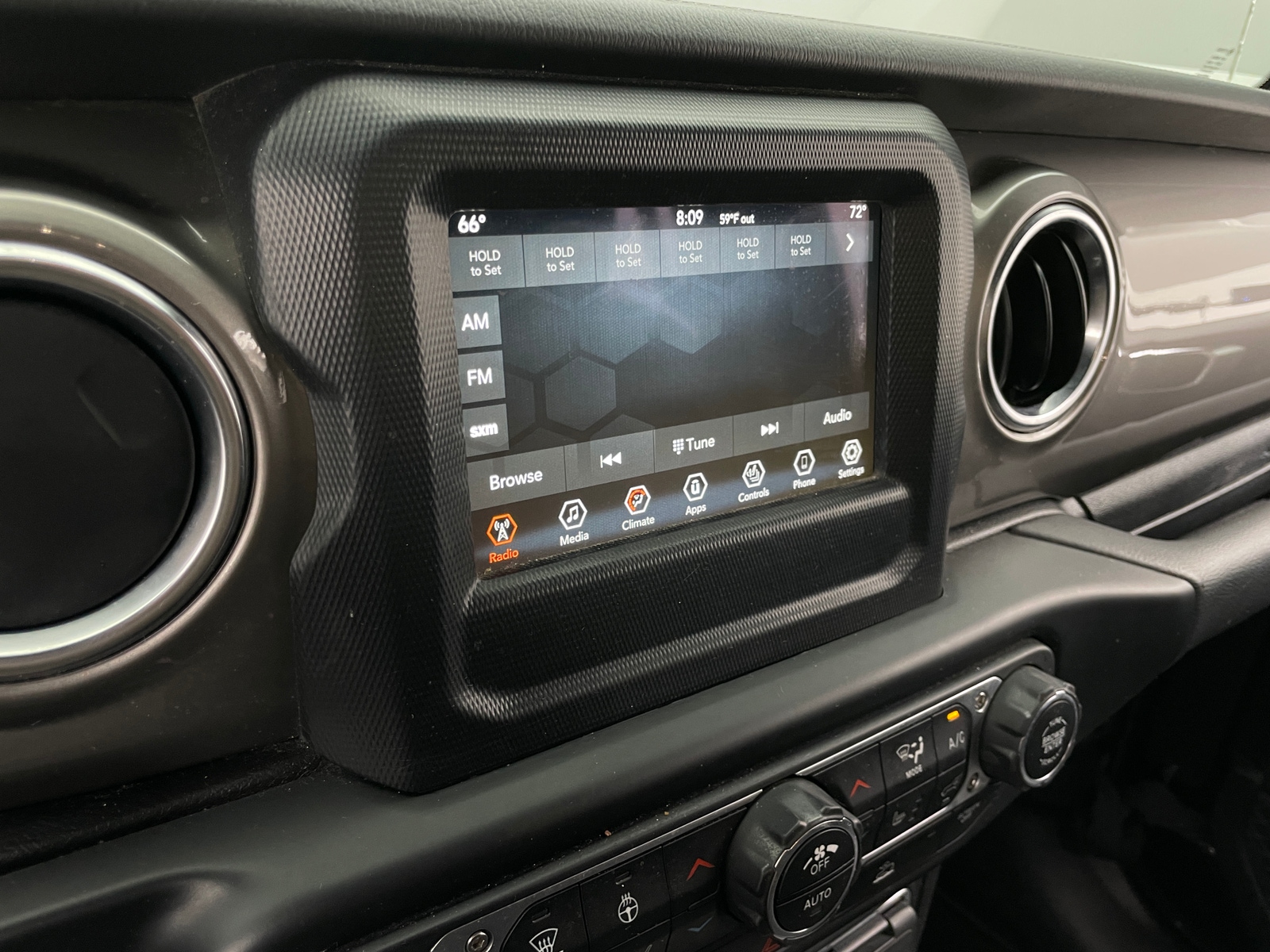 Thumbnail: 2021 Jeep Gladiator - 4