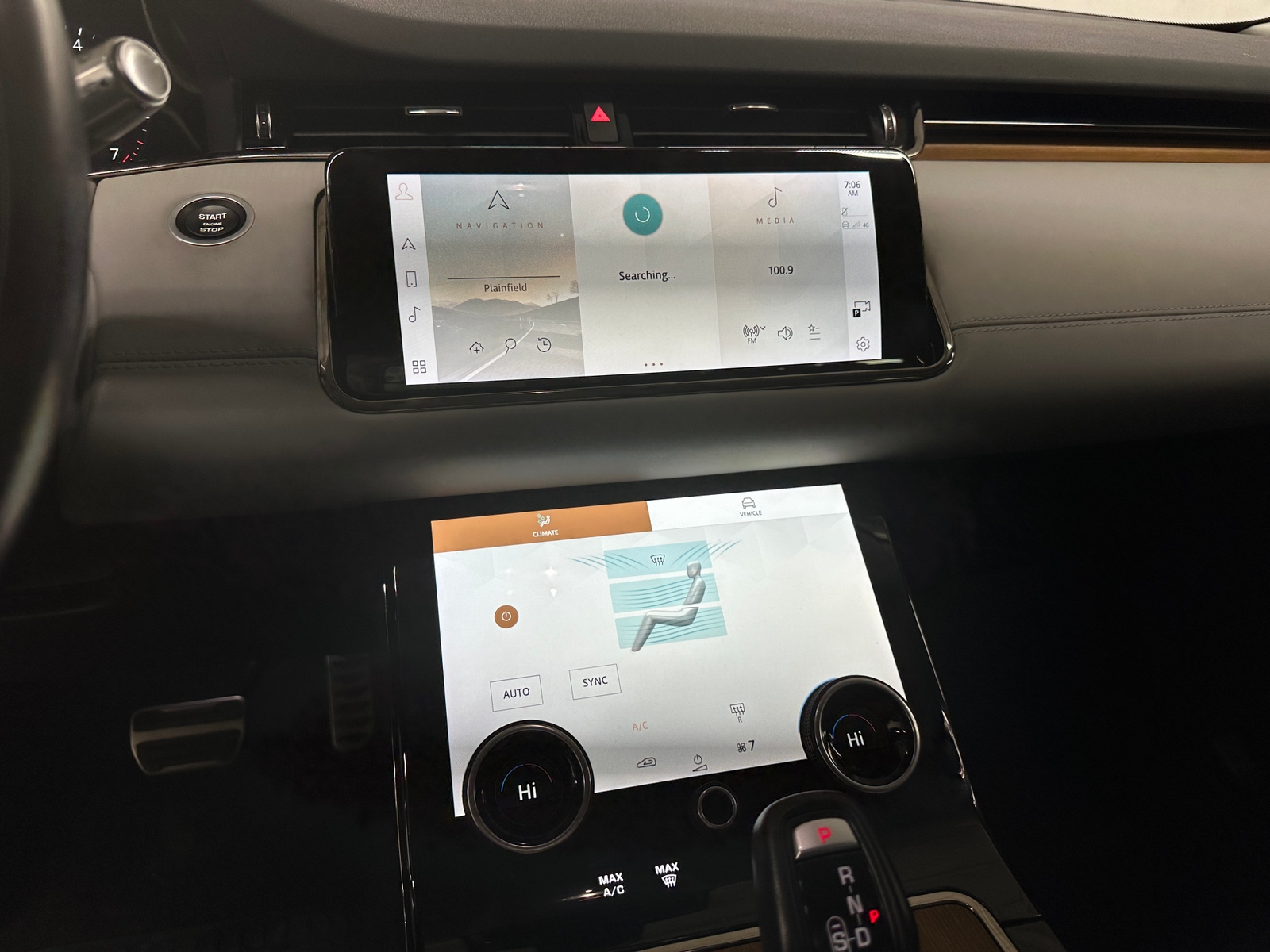 Thumbnail: 2021 Land Rover Range Rover Evoque - 3