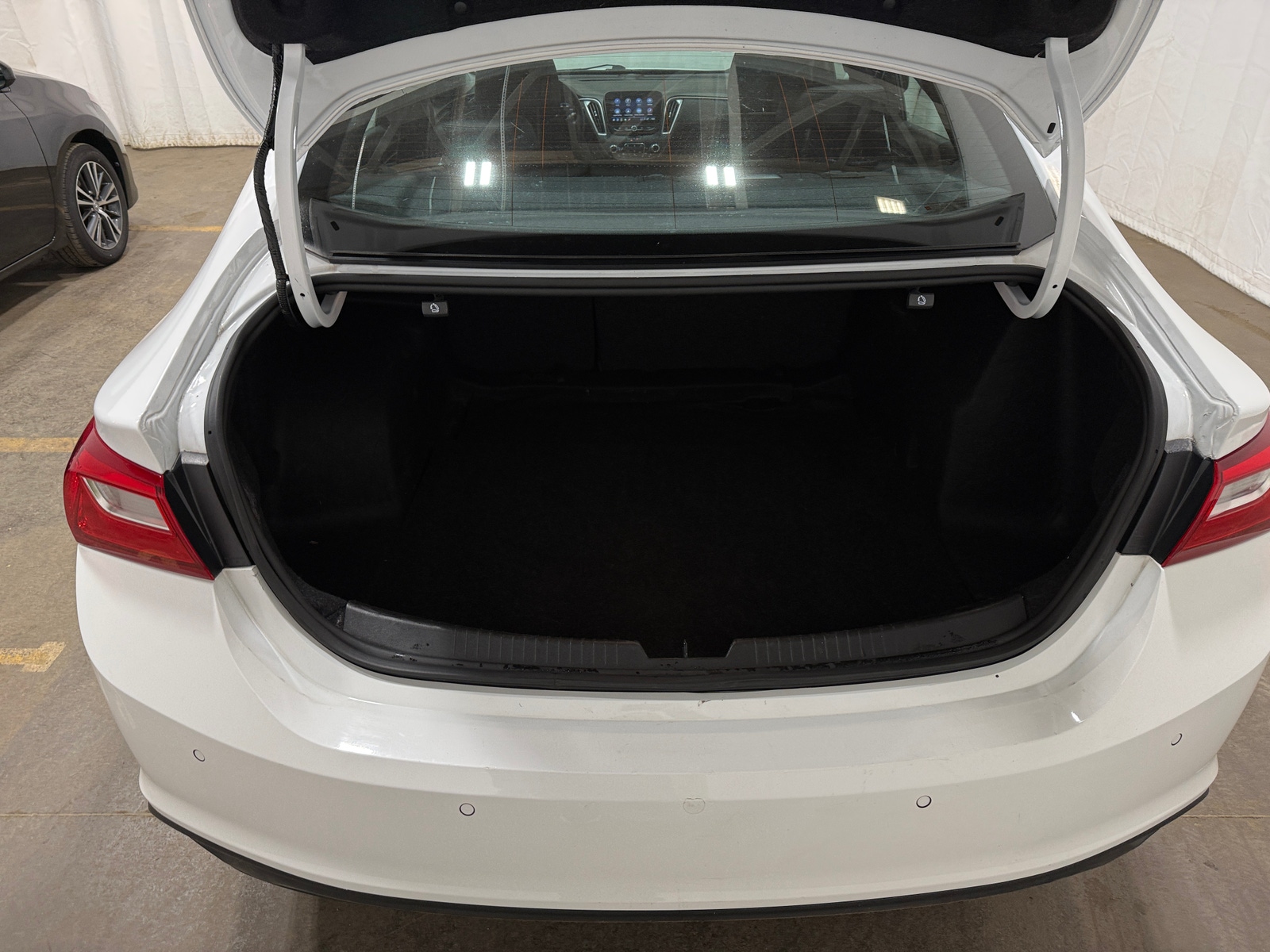 Thumbnail: 2024 Chevrolet Malibu - 7