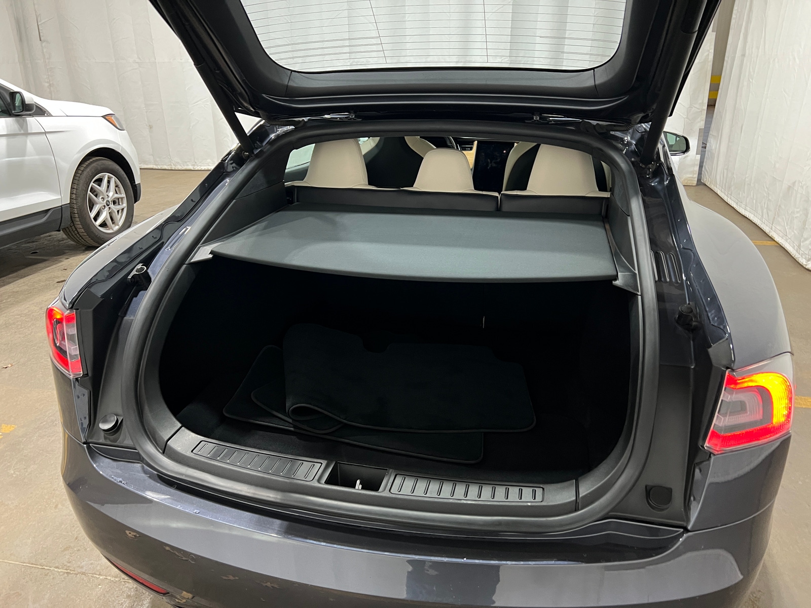 Thumbnail: 2019 Tesla Model S - 6