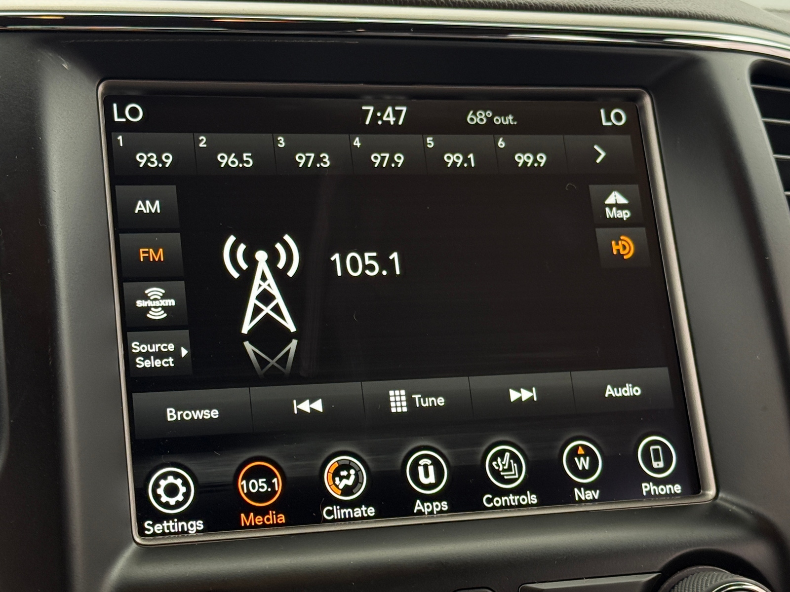 Thumbnail: 2018 Jeep Grand Cherokee - 3