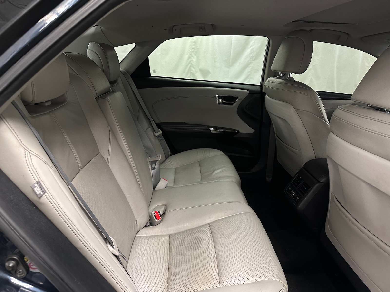 Thumbnail: 2016 Toyota Avalon - 5