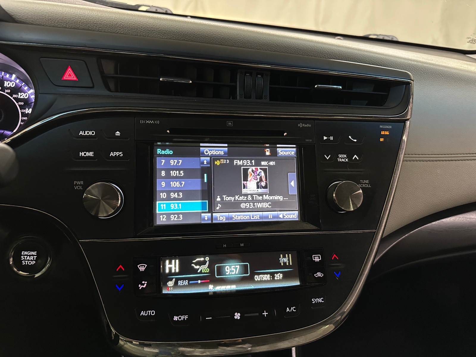 Thumbnail: 2016 Toyota Avalon - 3