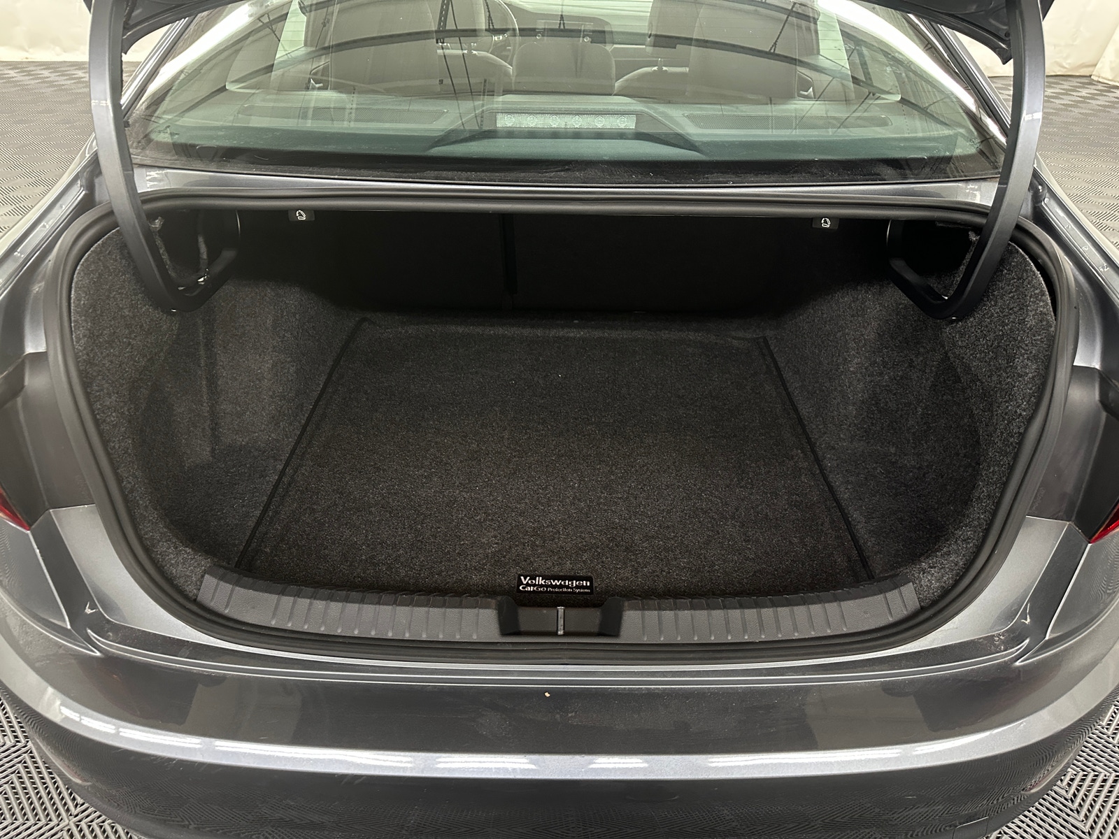 Thumbnail: 2019 Volkswagen Jetta - 6