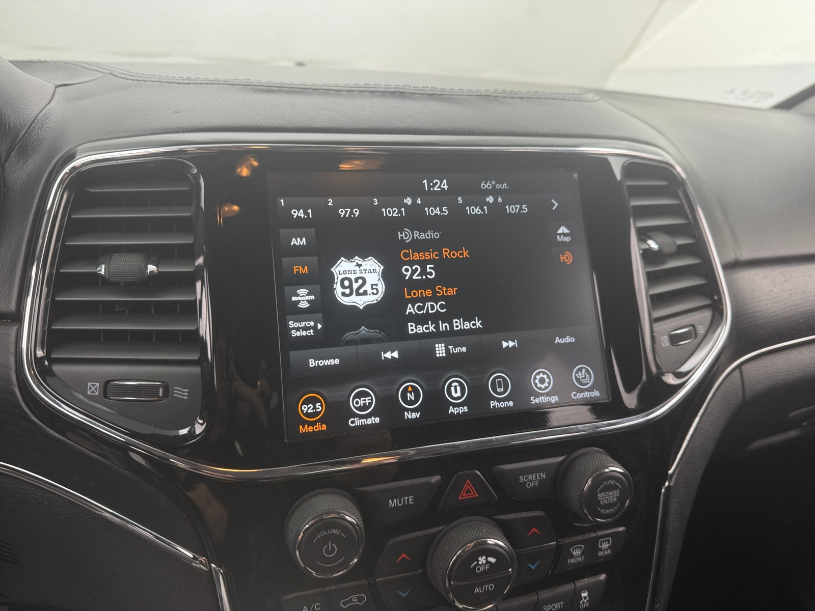 Thumbnail: 2020 Jeep Grand Cherokee - 3