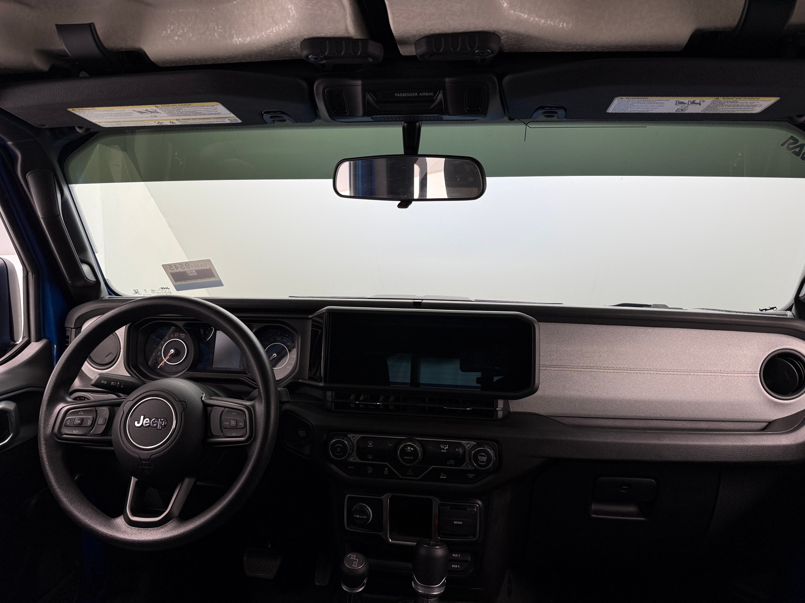 Thumbnail: 2024 Jeep Gladiator - 3