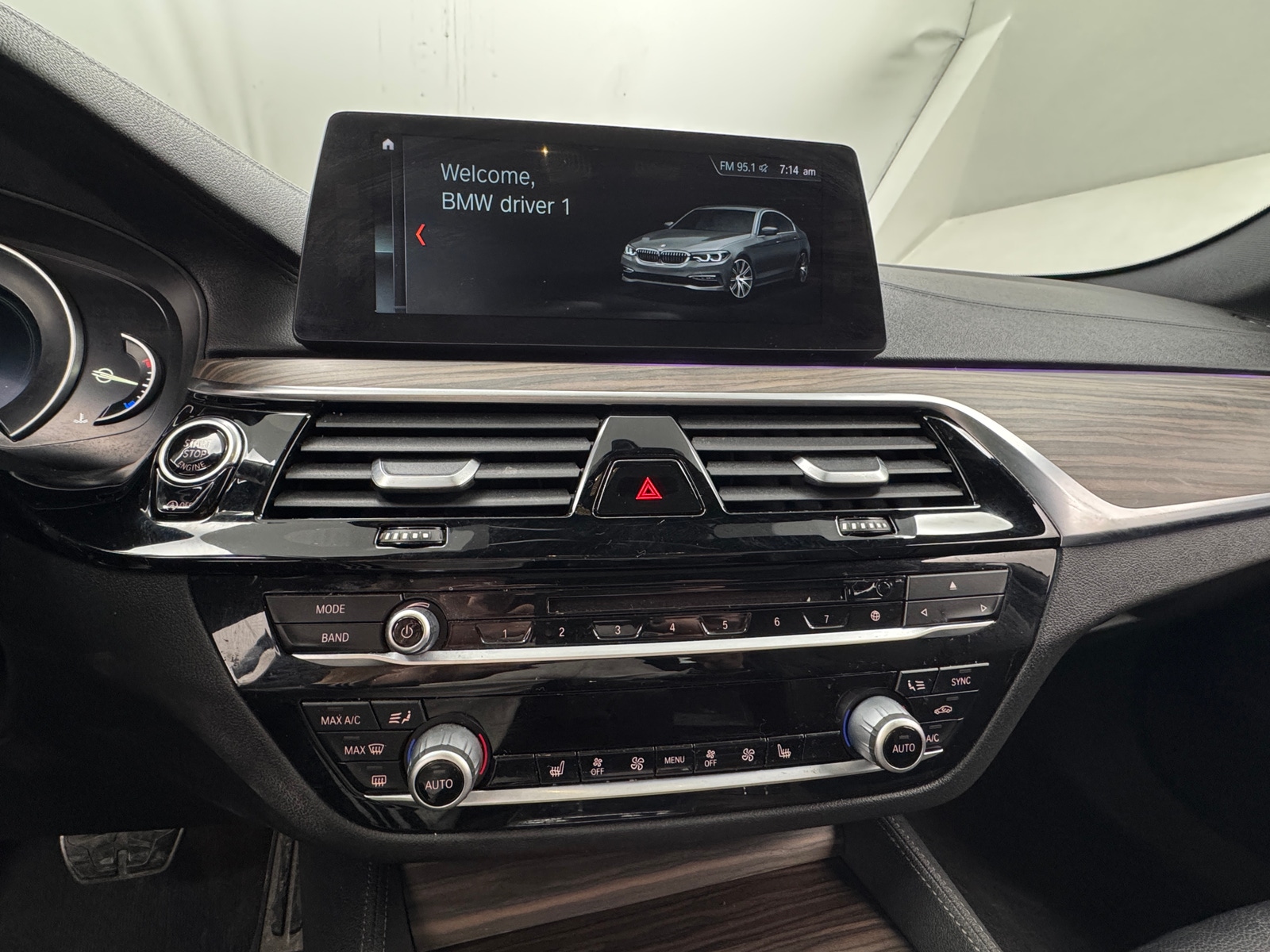 Thumbnail: 2018 BMW 5 Series - 3