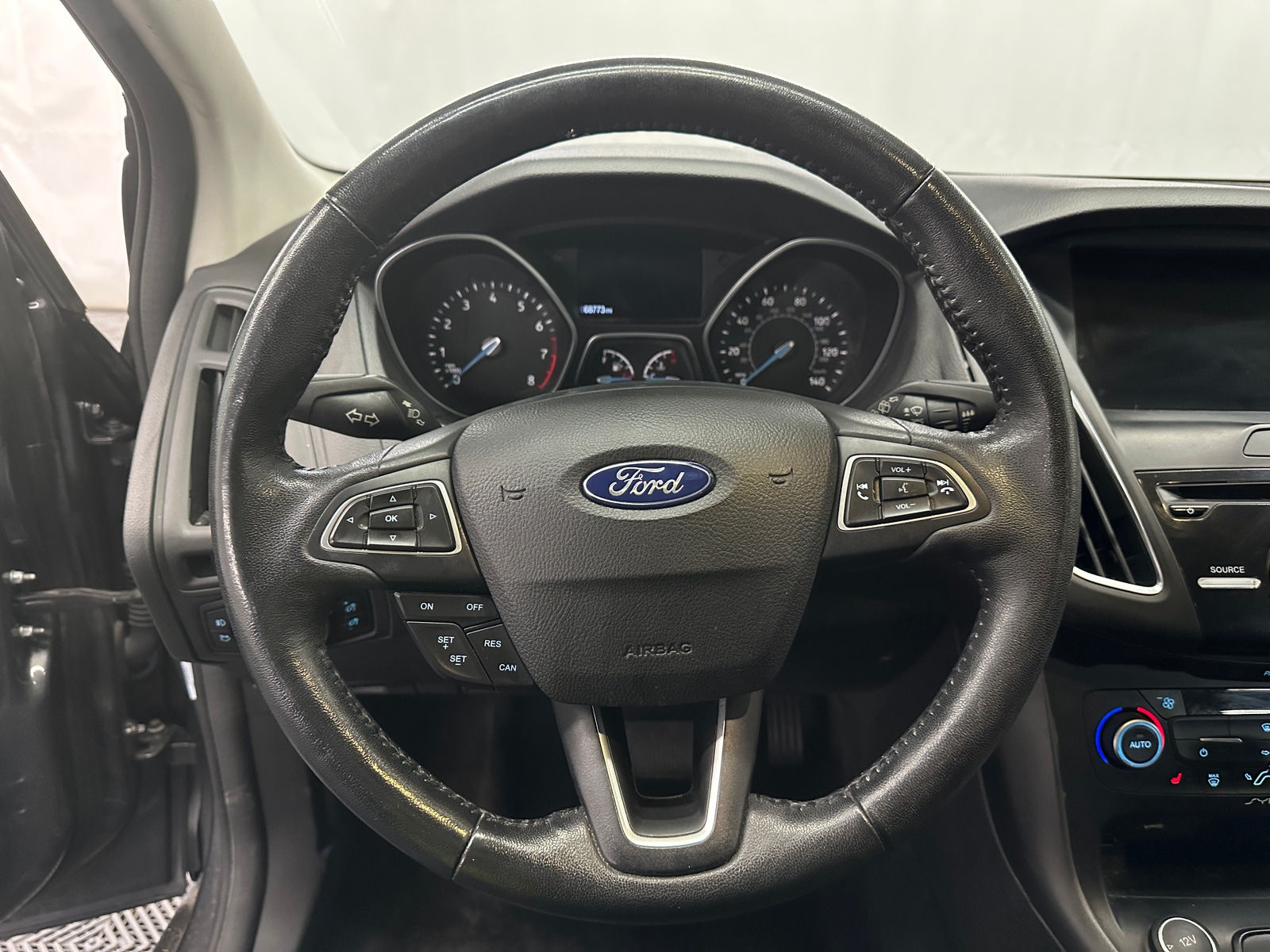 Thumbnail: 2017 Ford Focus - 5