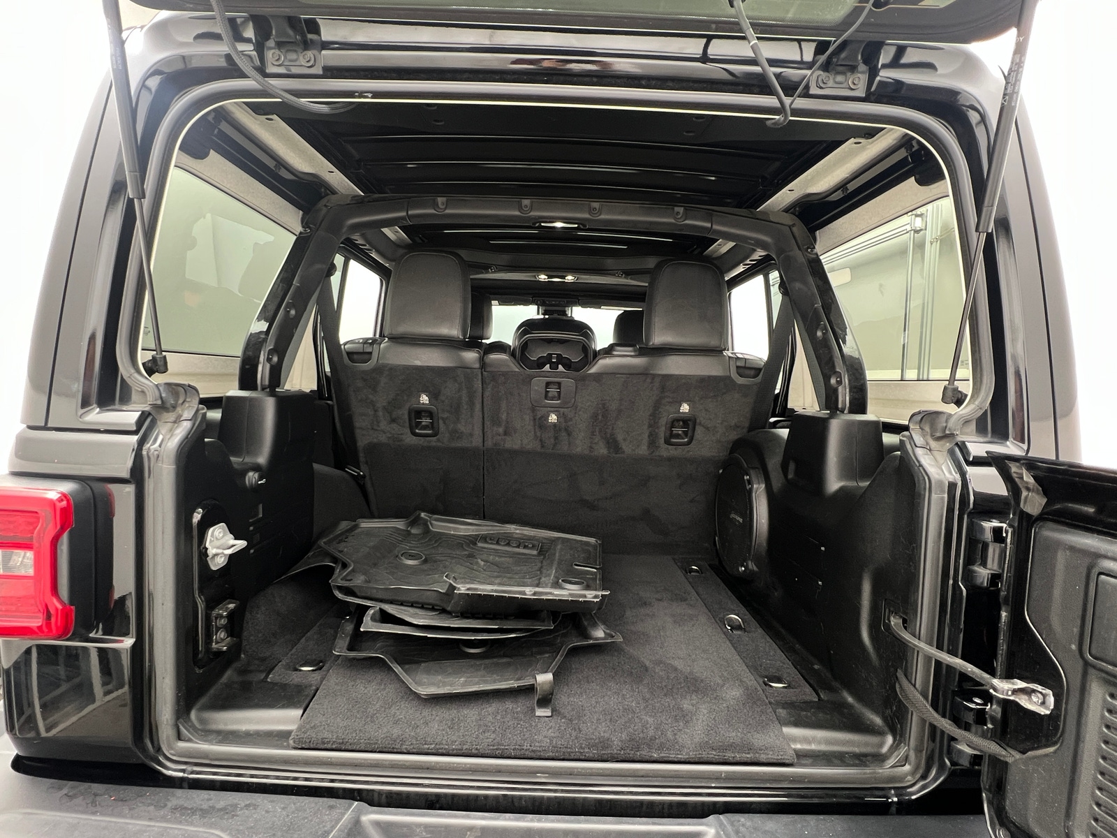 Thumbnail: 2020 Jeep Wrangler - 7