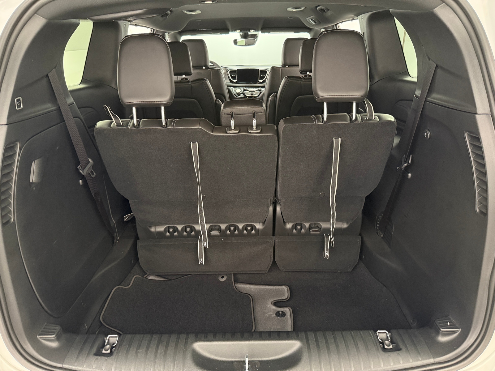 Thumbnail: 2025 Chrysler Pacifica - 6