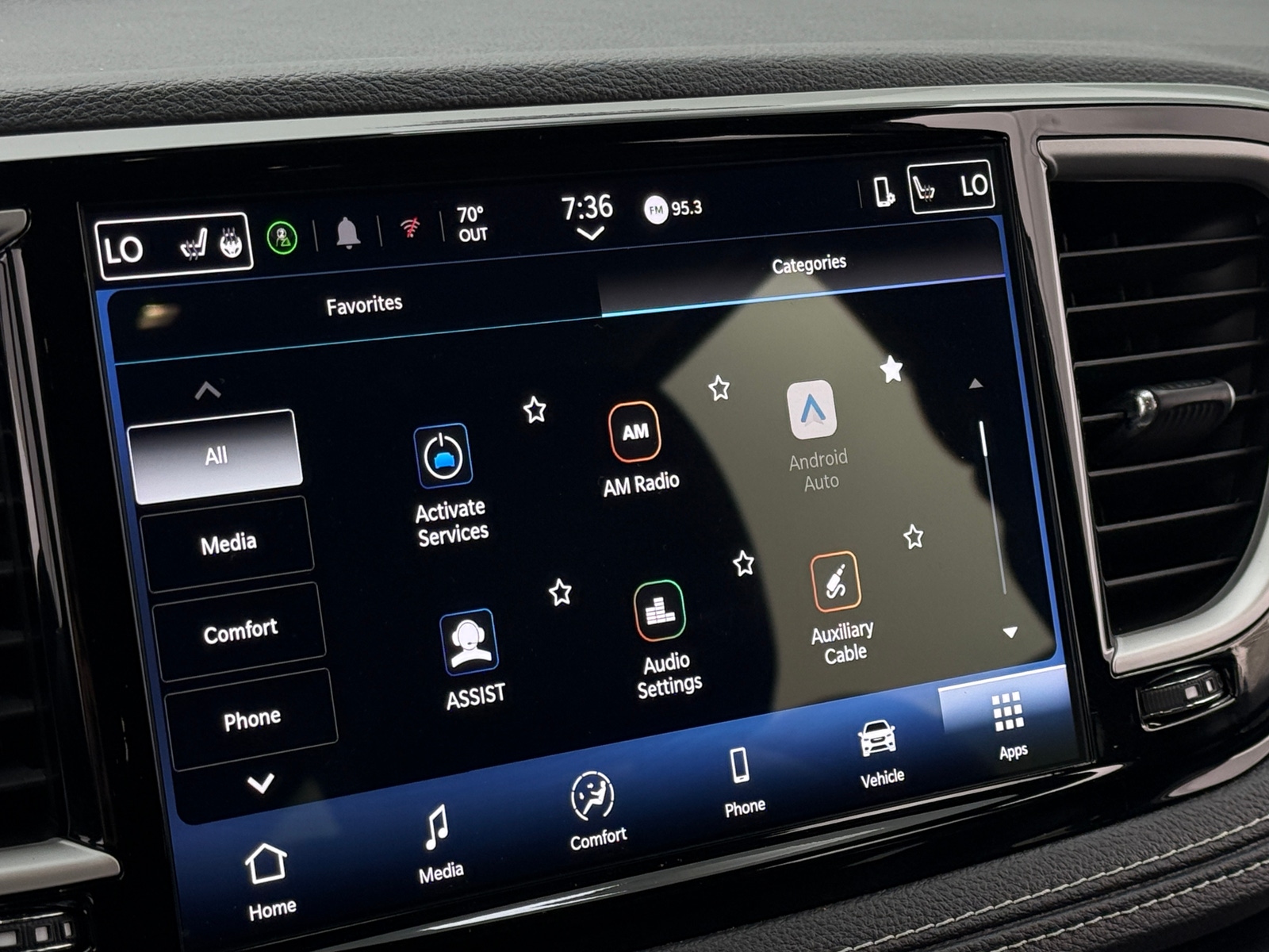 Thumbnail: 2025 Chrysler Pacifica - 3