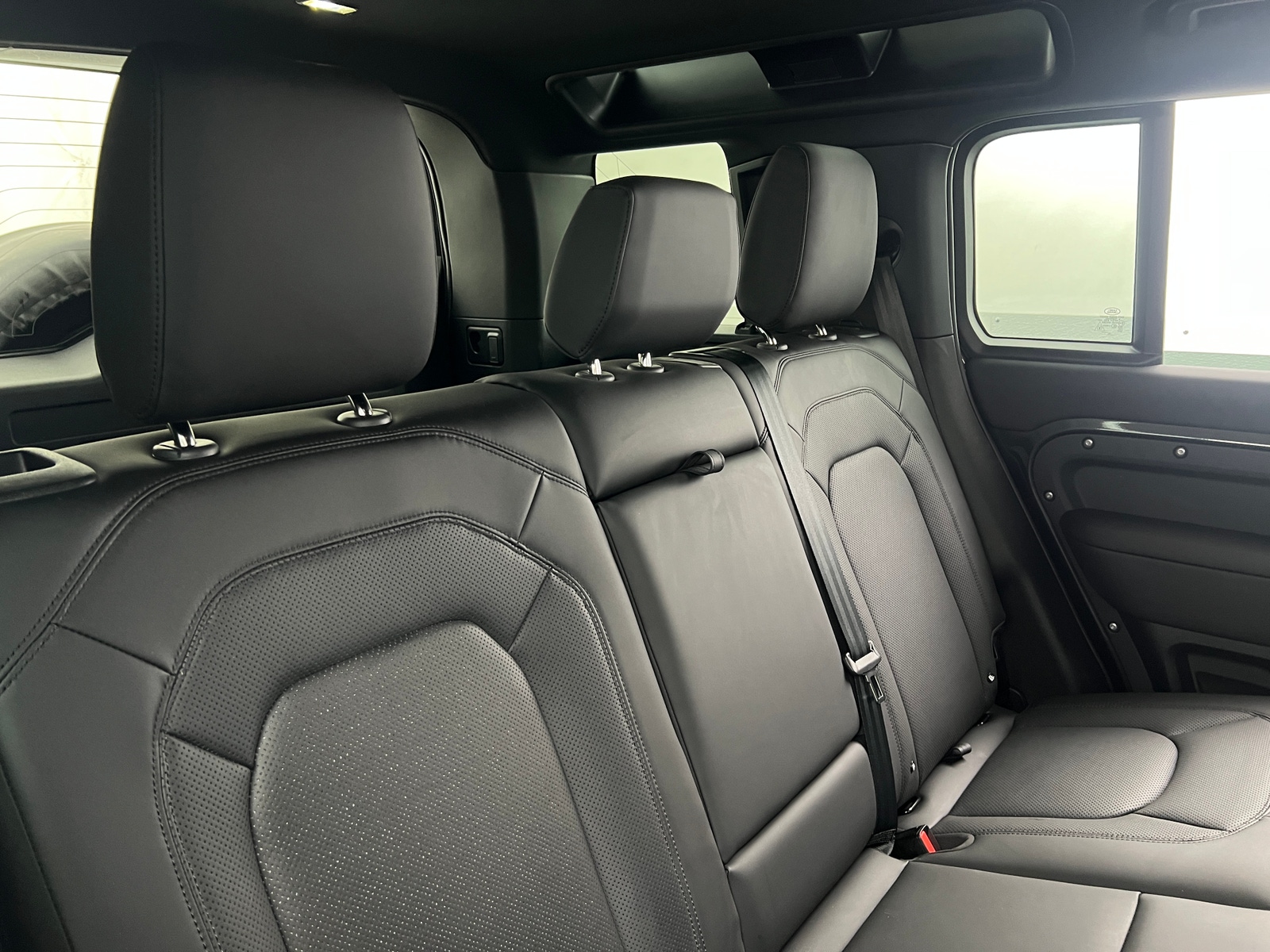 Thumbnail: 2025 Land Rover Defender - 5