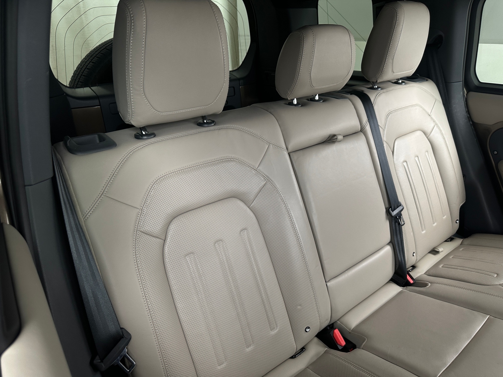 Thumbnail: 2022 Land Rover Defender - 5