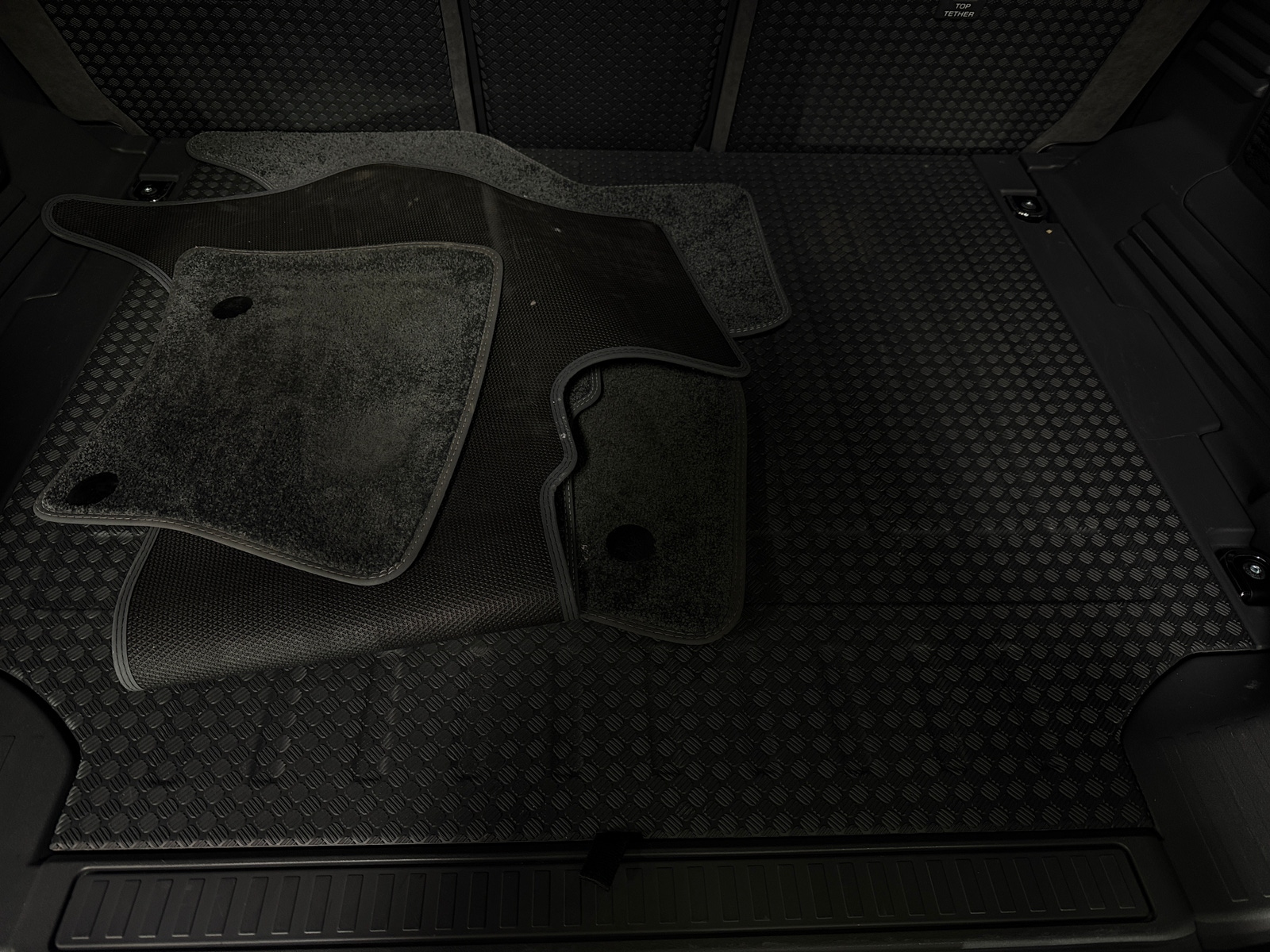 Thumbnail: 2022 Land Rover Defender - 6