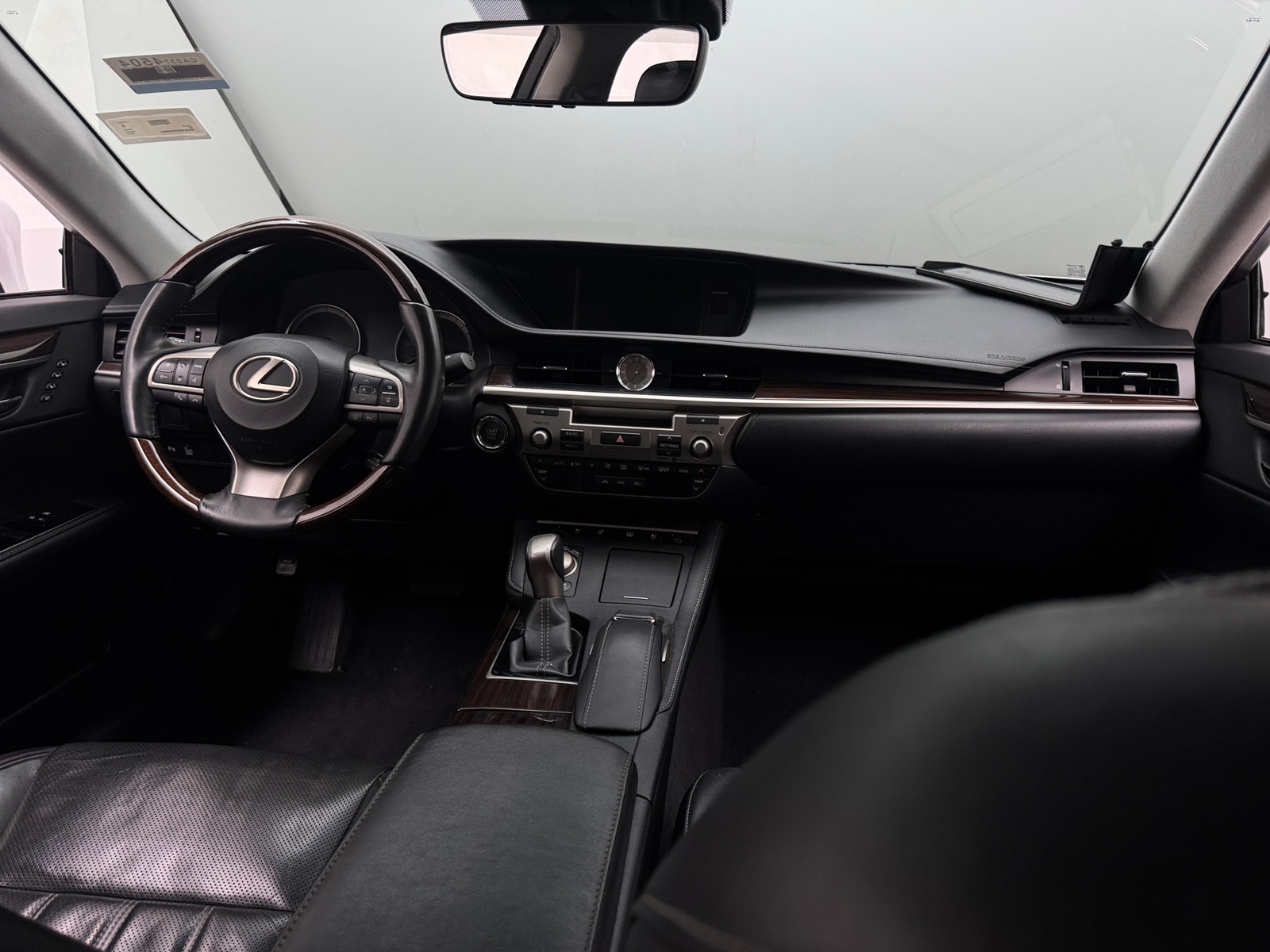 Thumbnail: 2017 Lexus ES - 2