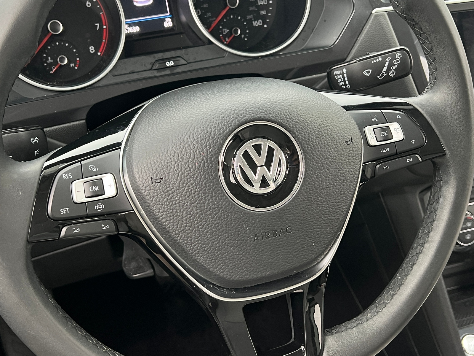 Thumbnail: 2020 Volkswagen Tiguan - 4