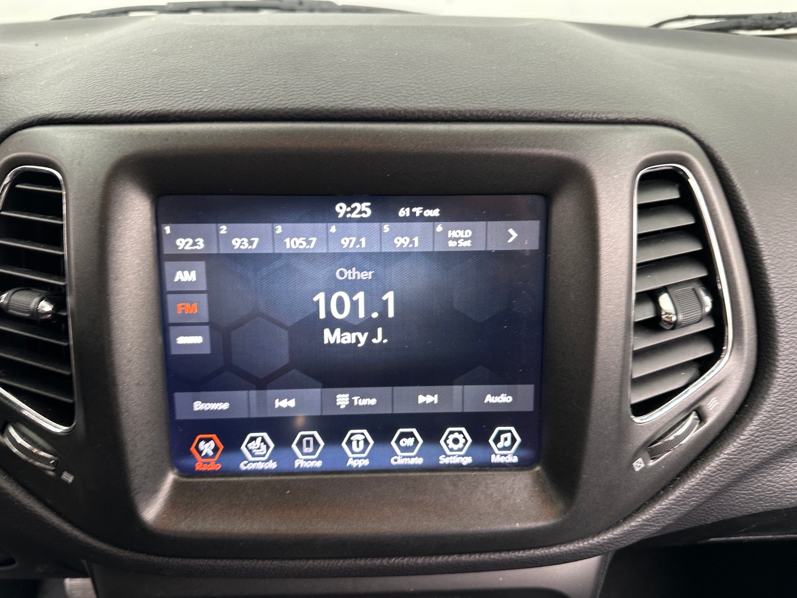 Thumbnail: 2019 Jeep Compass - 3