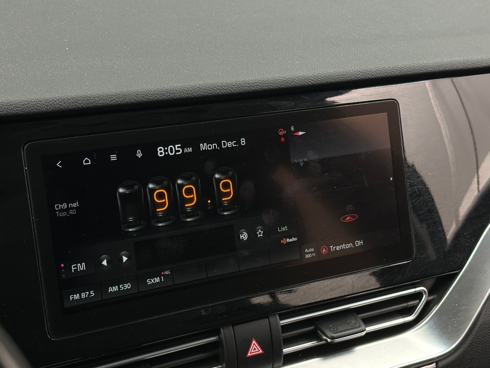 Thumbnail: 2022 Kia Niro - 3