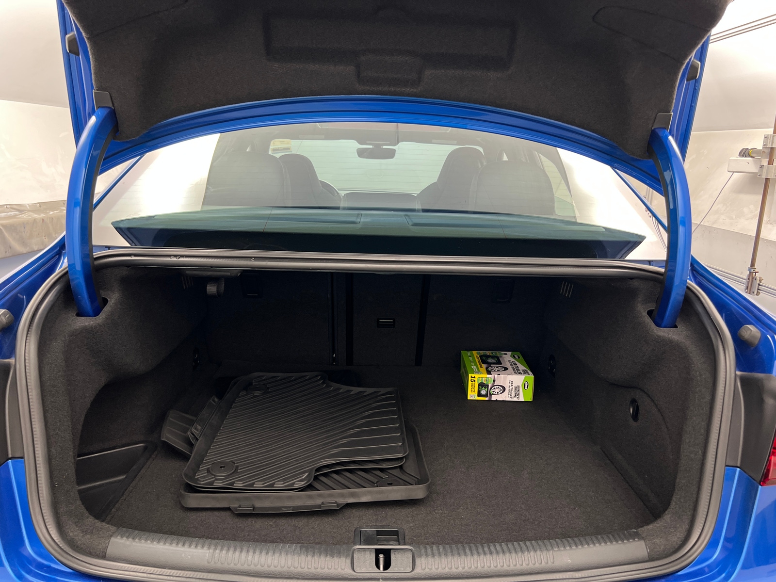 Thumbnail: 2018 Audi RS 3 - 6