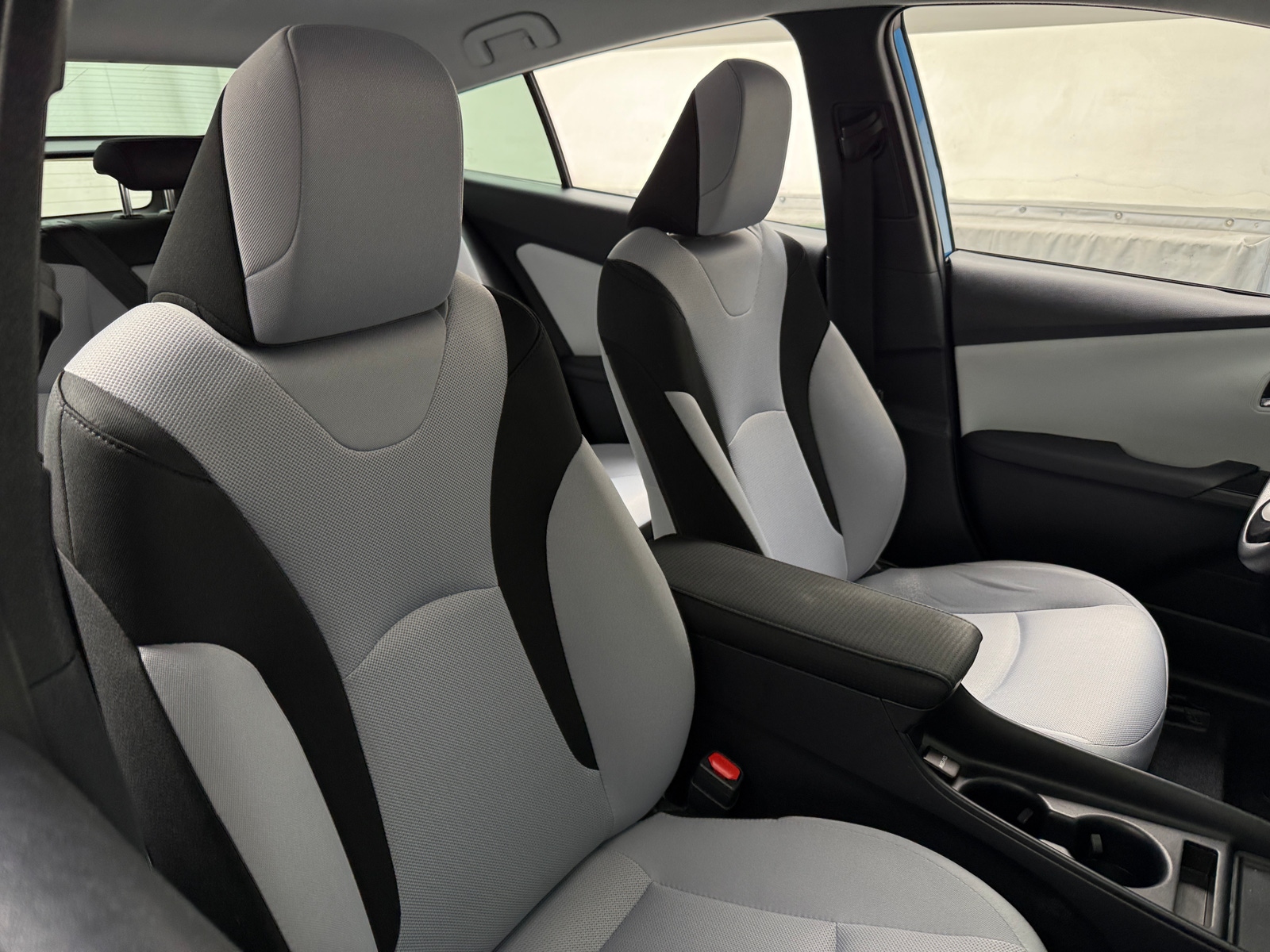 Thumbnail: 2022 Toyota Prius - 2