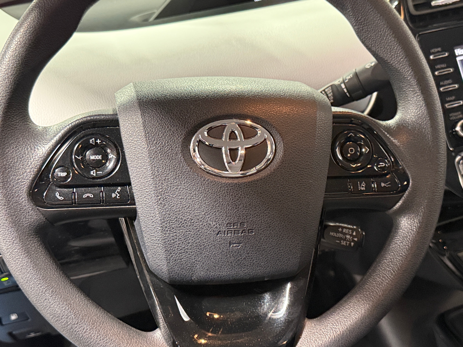 Thumbnail: 2022 Toyota Prius - 5