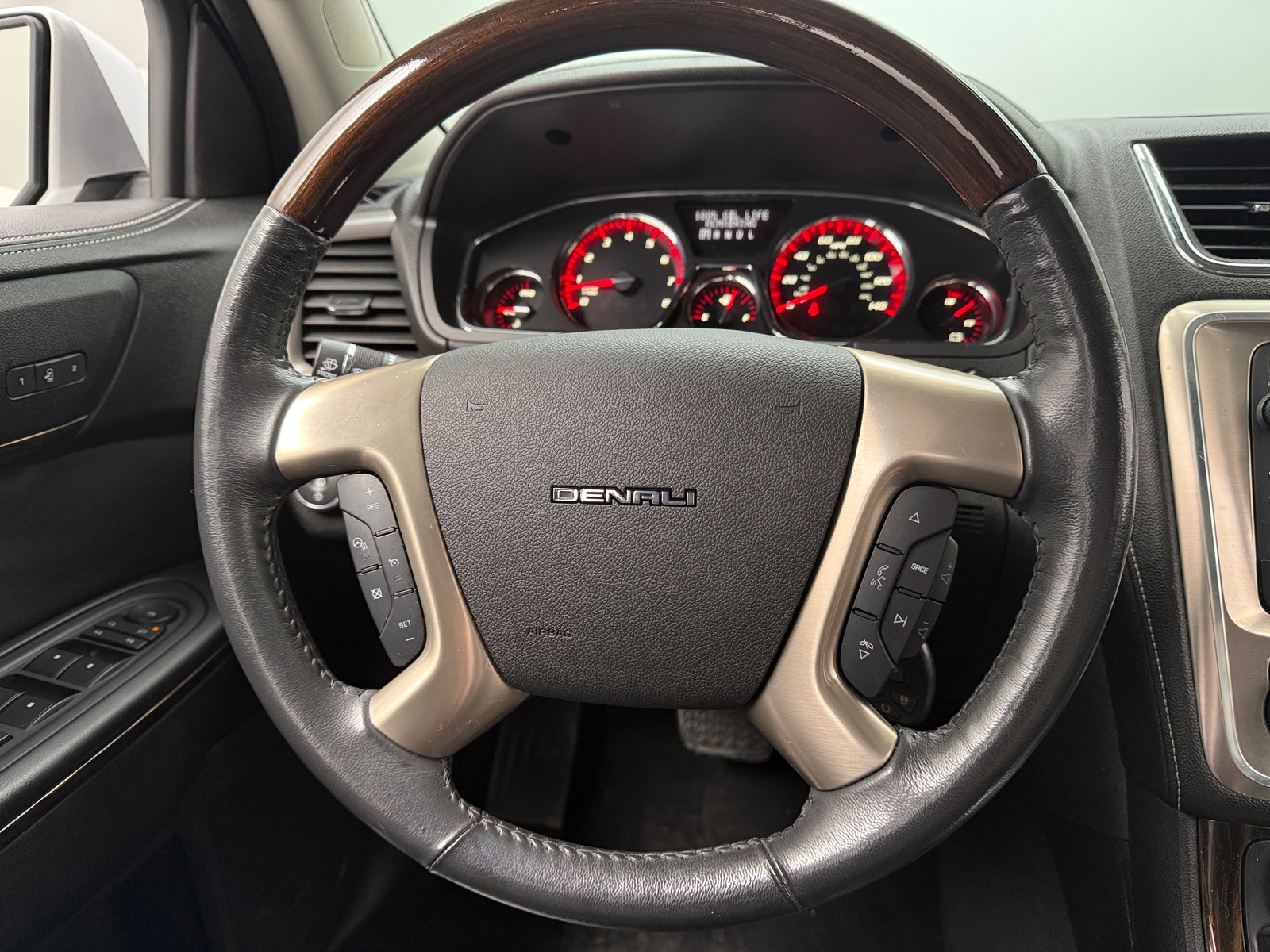 Thumbnail: 2016 GMC Acadia - 4