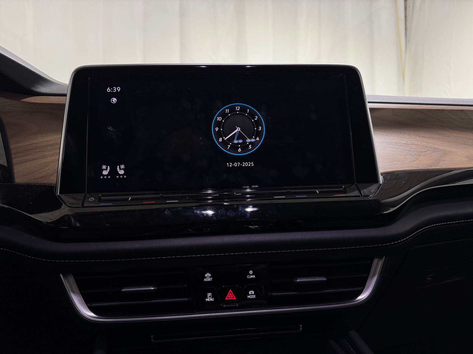 Thumbnail: 2025 Volkswagen Atlas - 3