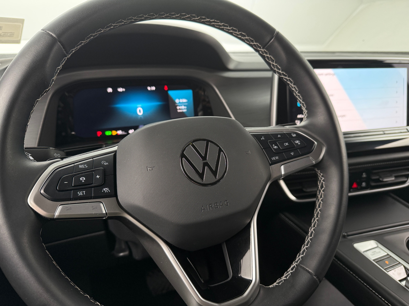 Thumbnail: 2024 Volkswagen Atlas - 4