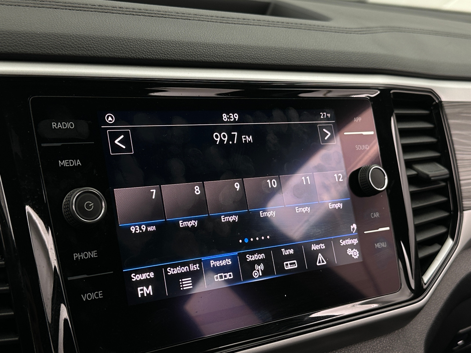 Thumbnail: 2022 Volkswagen Atlas - 3